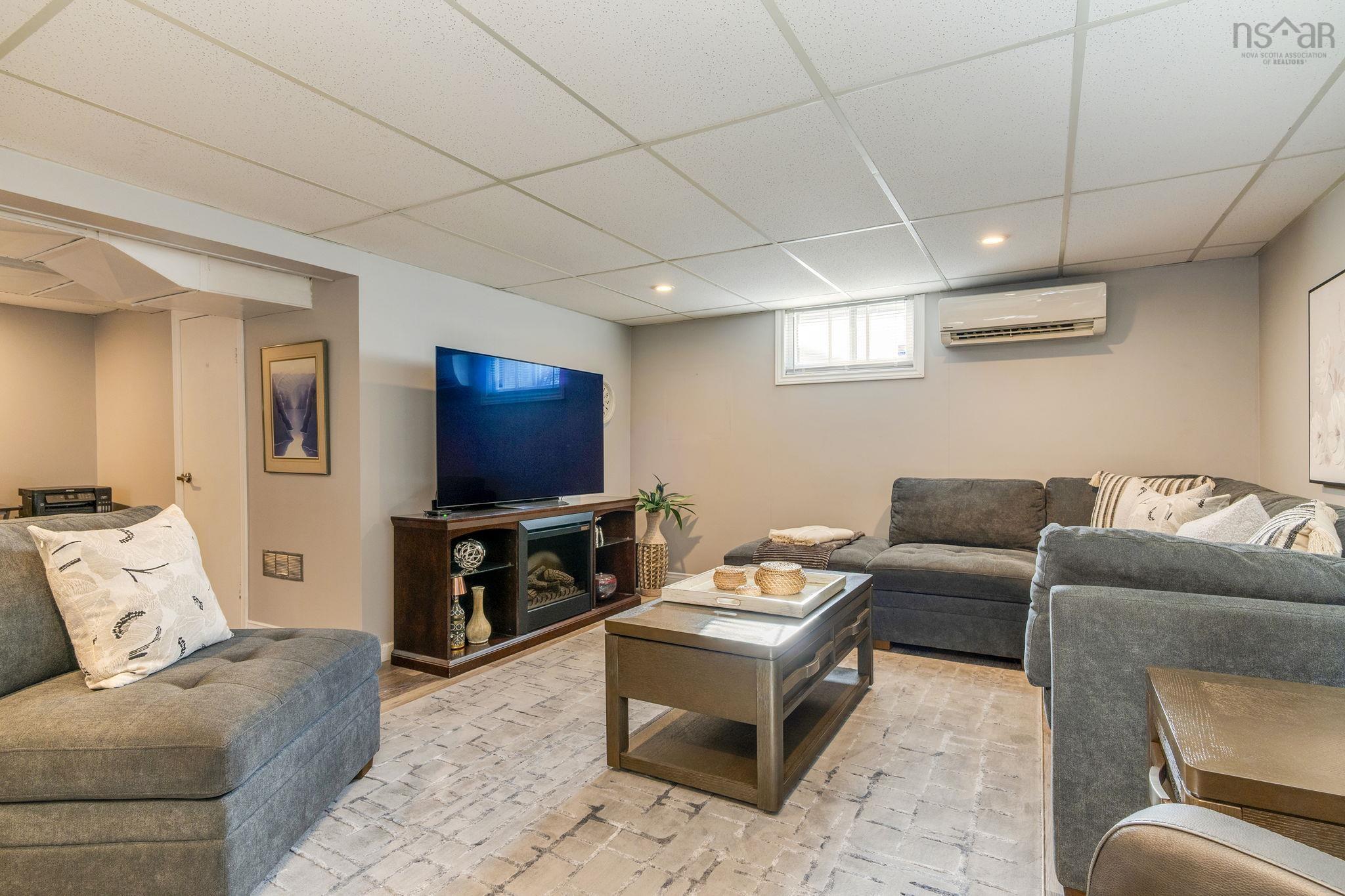 $539,900.00: 56 Ellenvale Avenue, Dartmouth