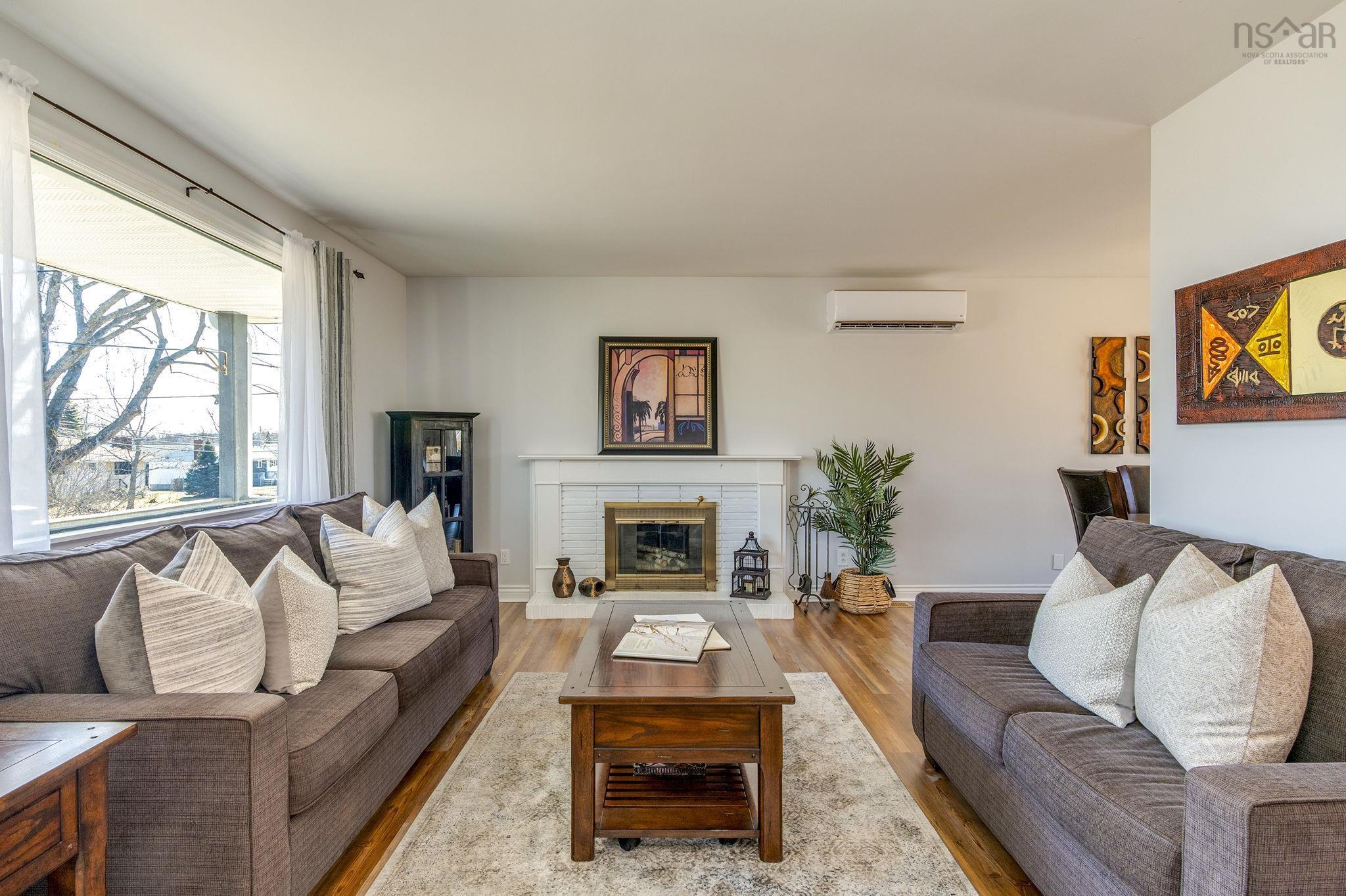 $539,900.00: 56 Ellenvale Avenue, Dartmouth