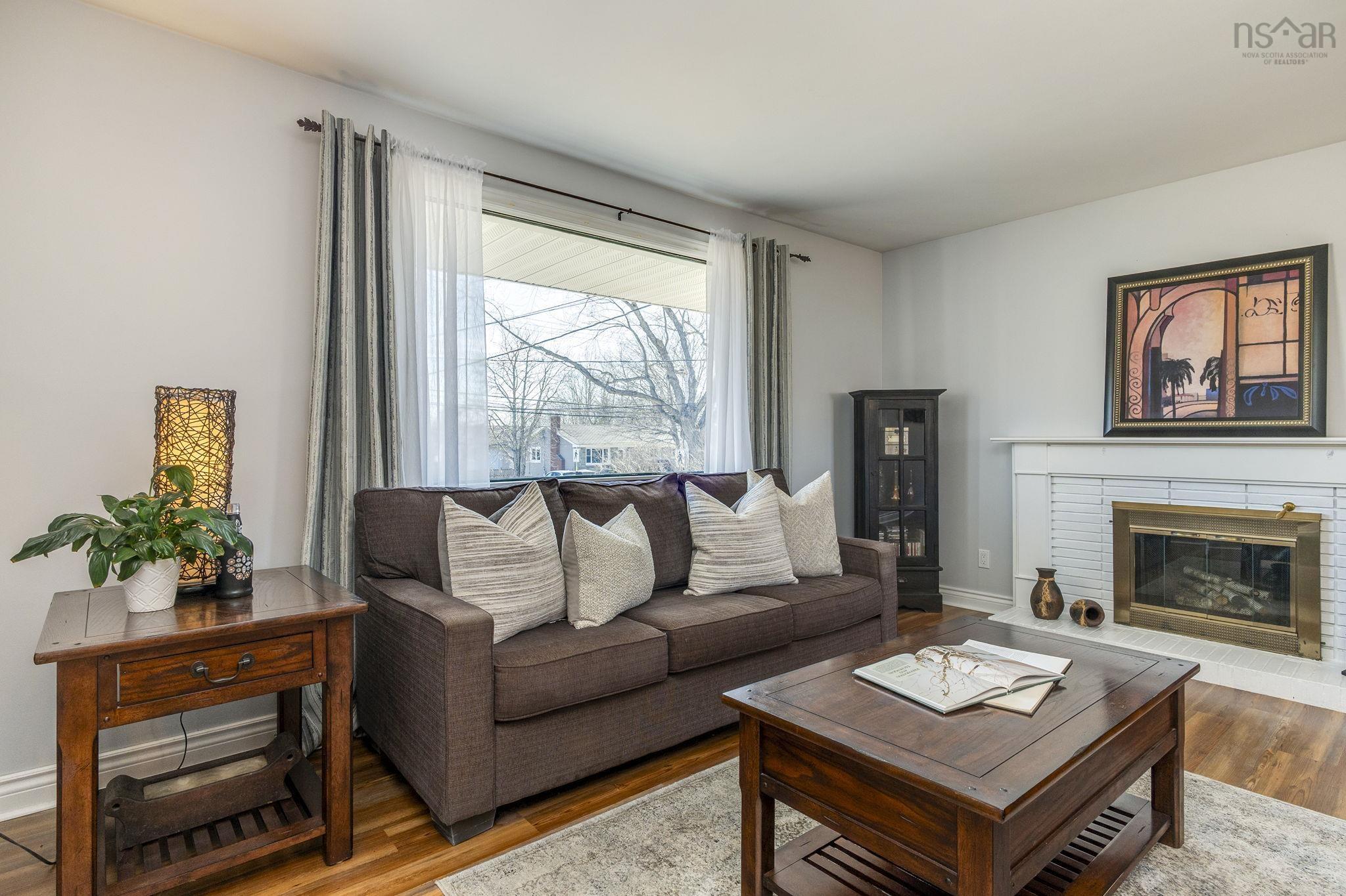 $539,900.00: 56 Ellenvale Avenue, Dartmouth