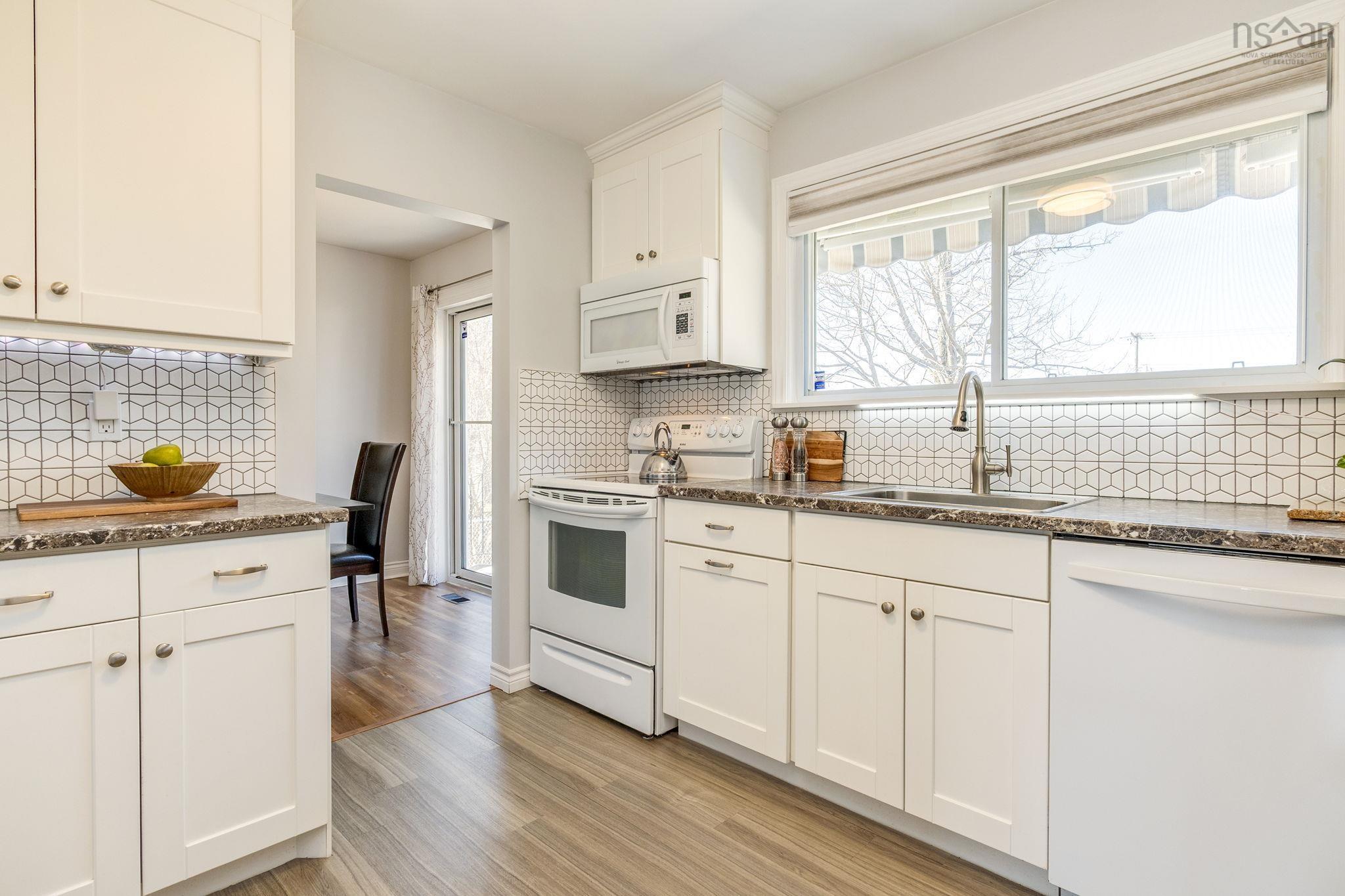 $539,900.00: 56 Ellenvale Avenue, Dartmouth