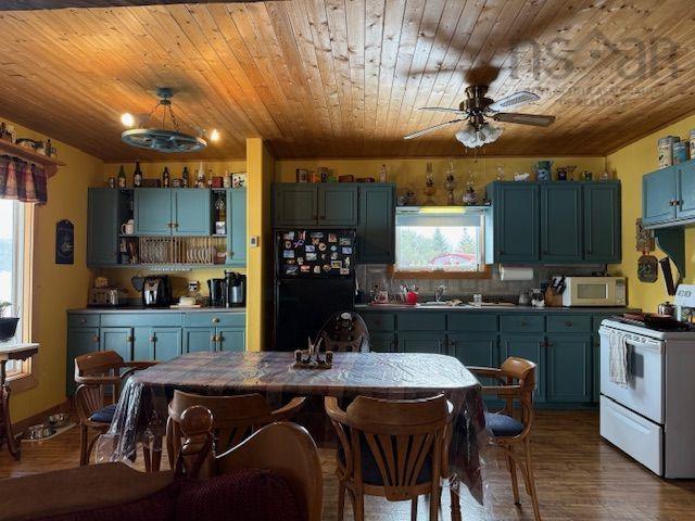 $229,900.00: 1225 New Harbour-Lundy Road, New Harbour