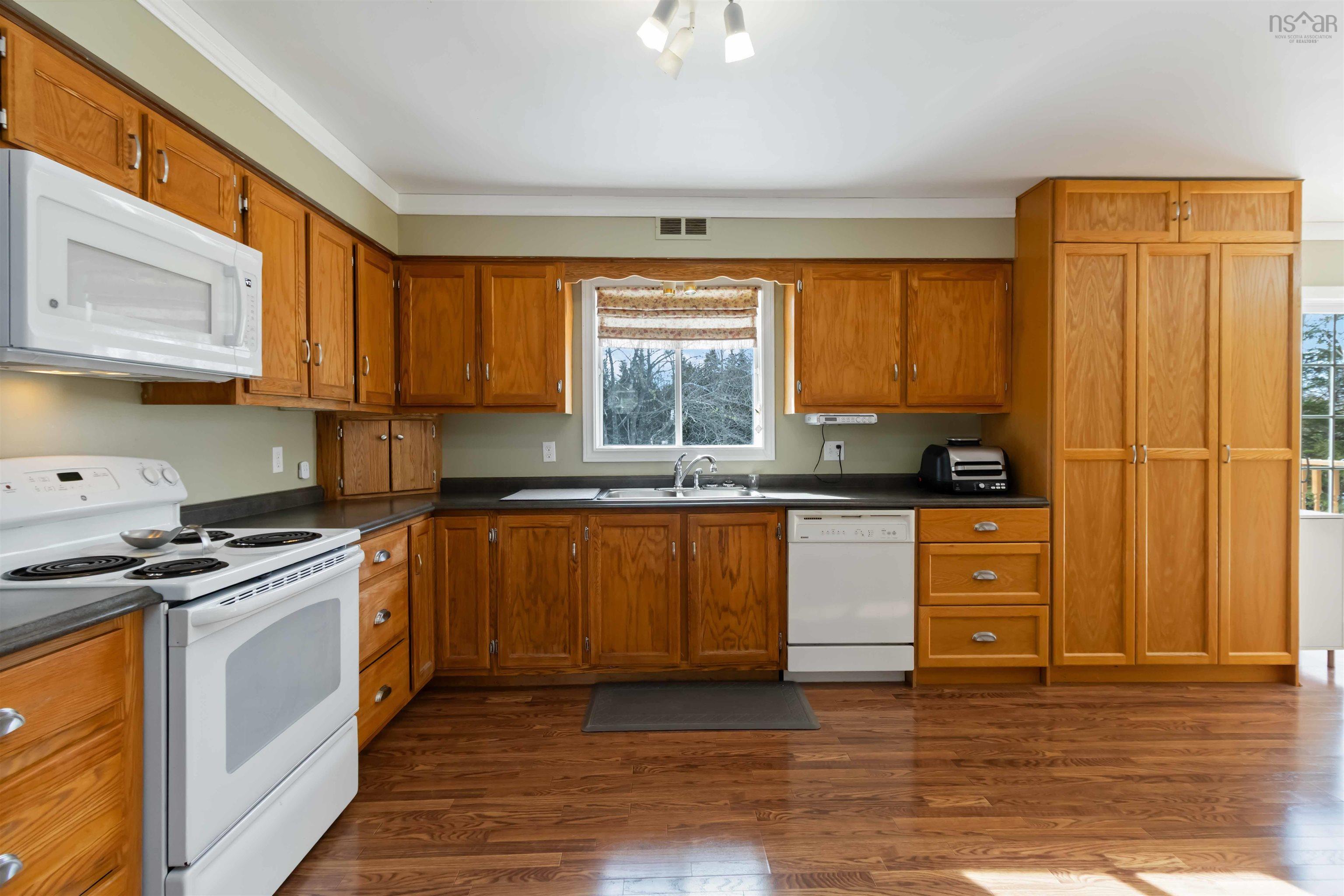 $550,000.00: 110 Hebb Drive, Lawrencetown