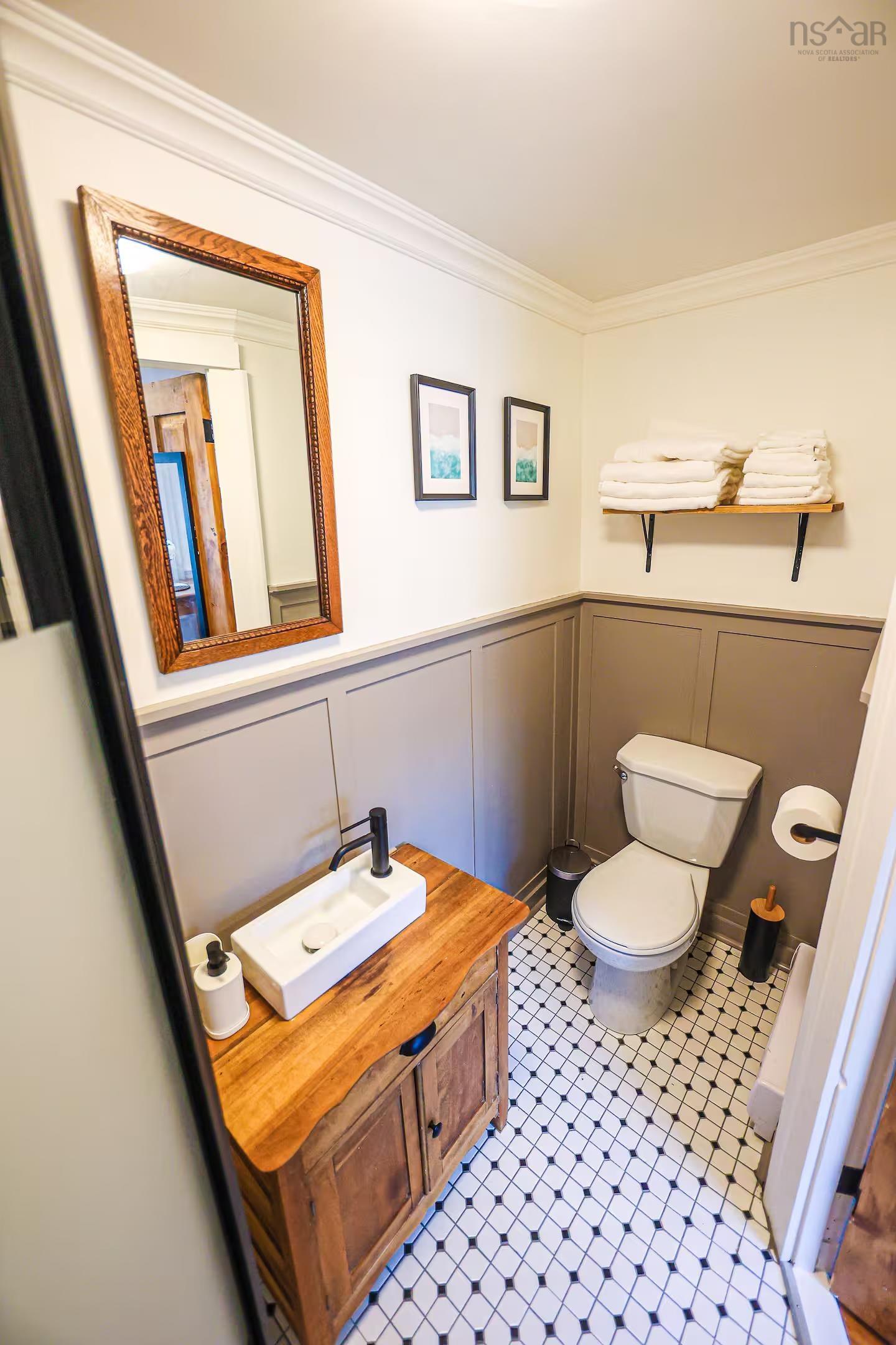 $499,900.00: 9 Prince Street, Lunenburg