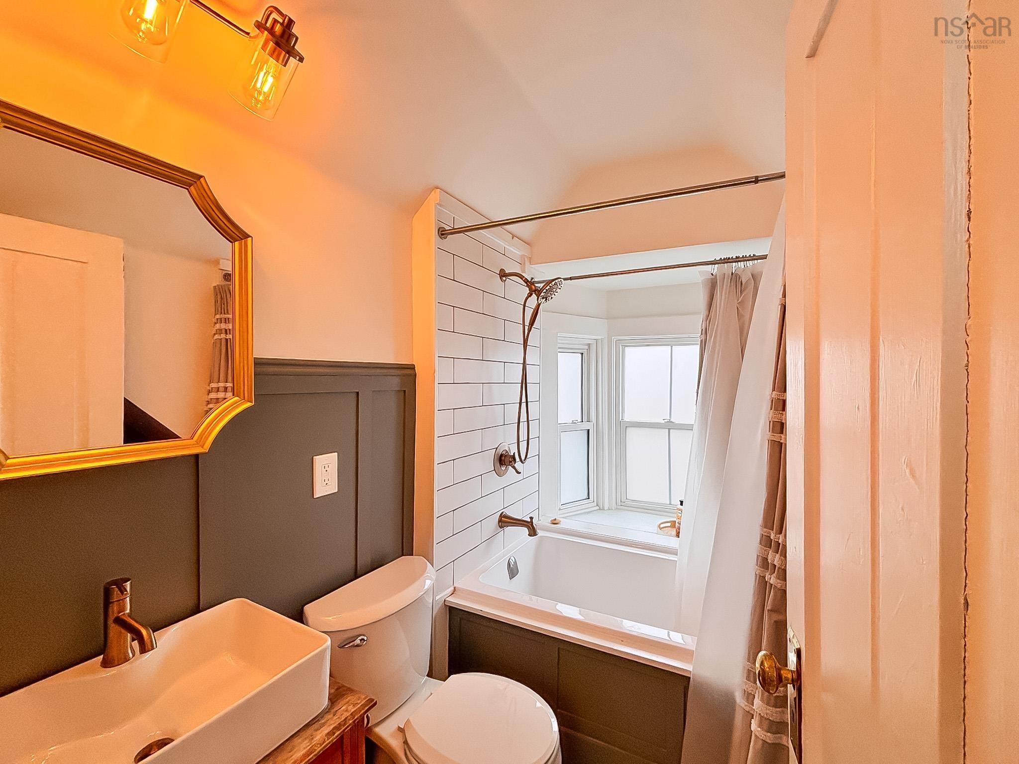 $499,900.00: 9 Prince Street, Lunenburg