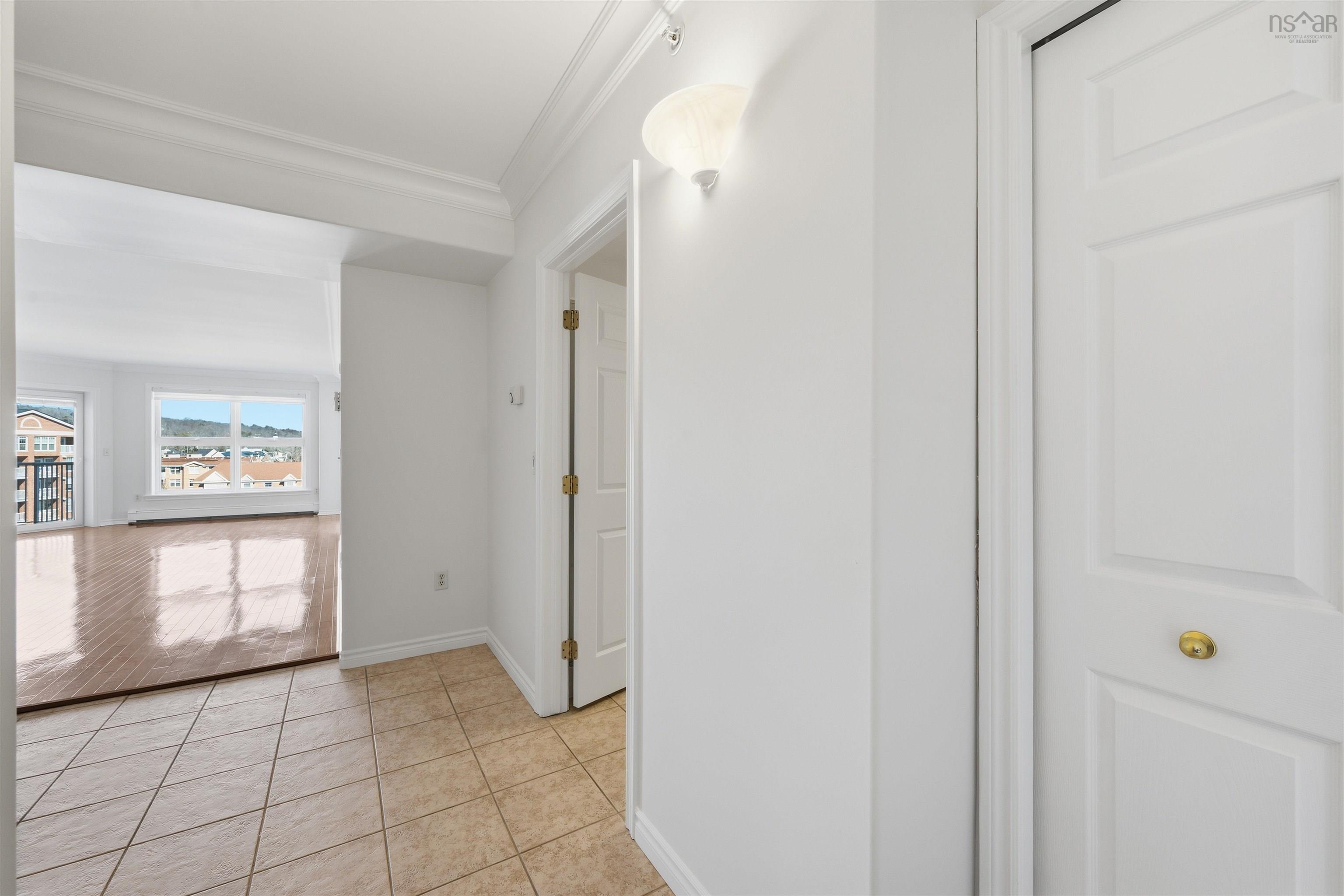 $635,000.00: 403 99 Waterfront Drive, Bedford