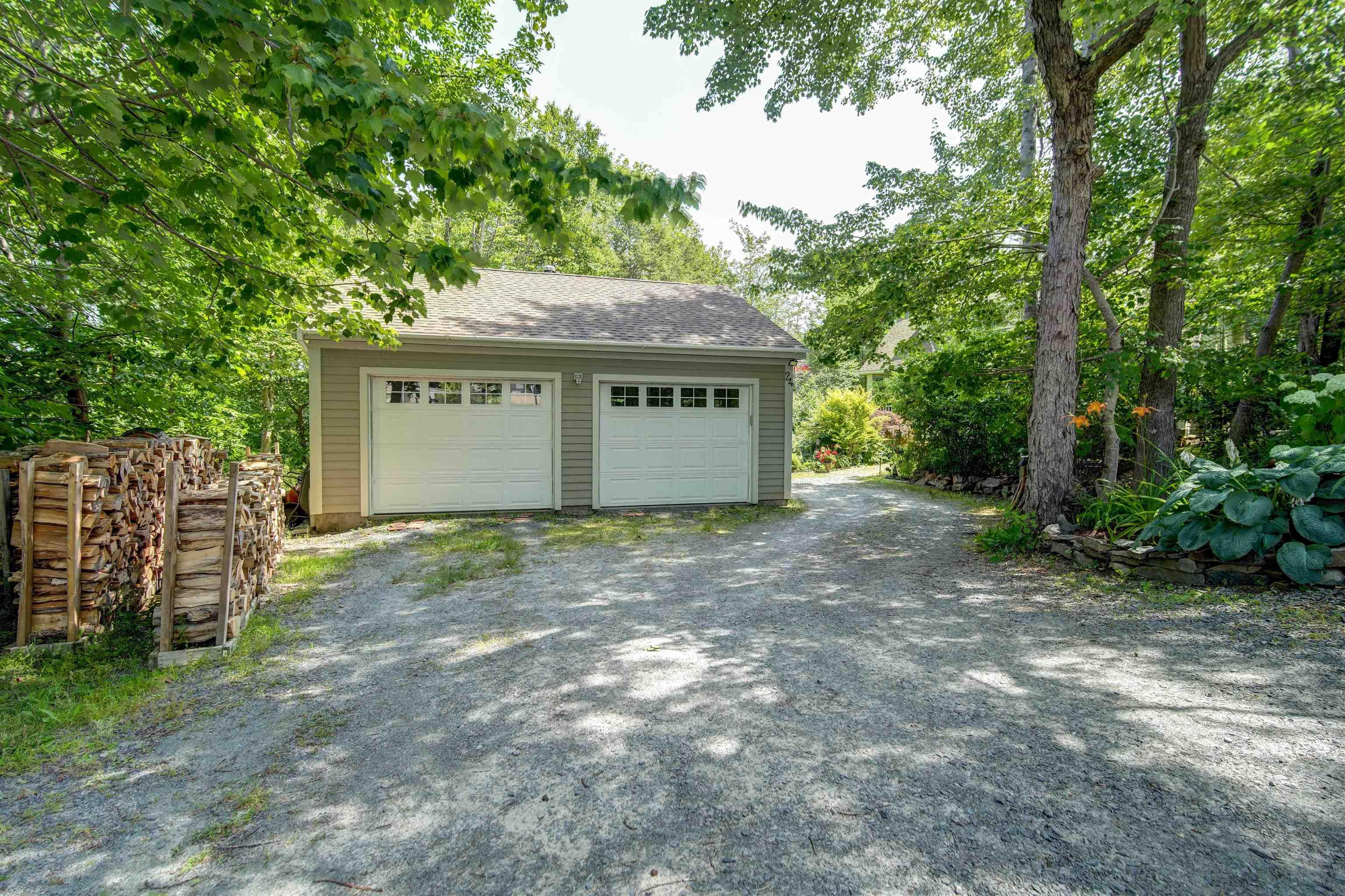 $945,000.00: 24 Hamshaw Drive, Halifax