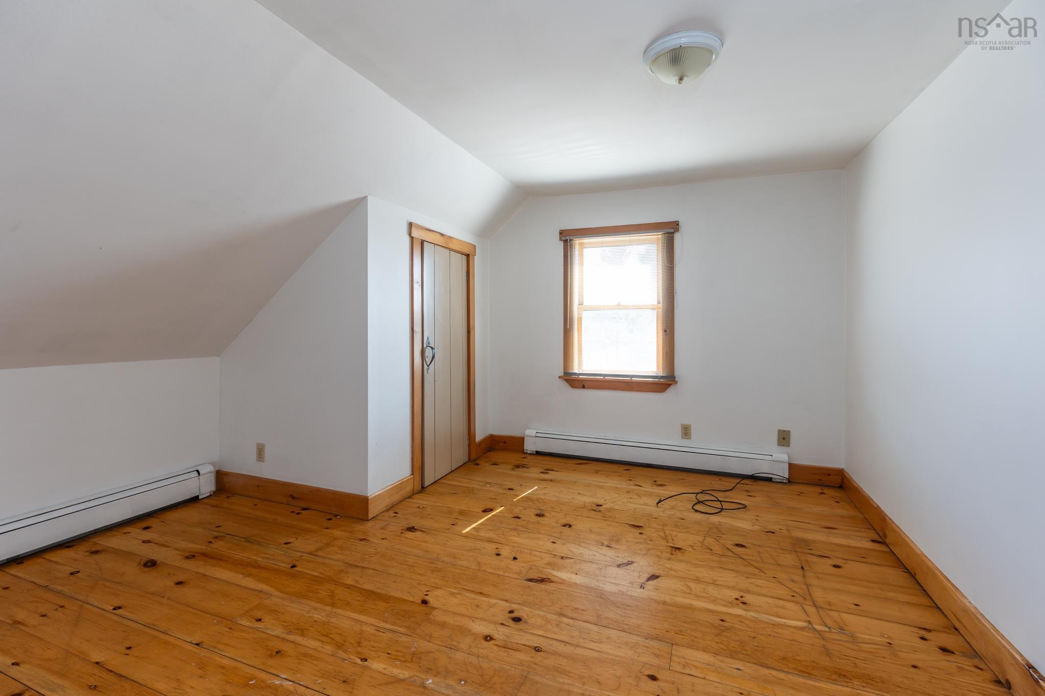 $349,900.00: 4607 Highway 340 Highway, Carleton