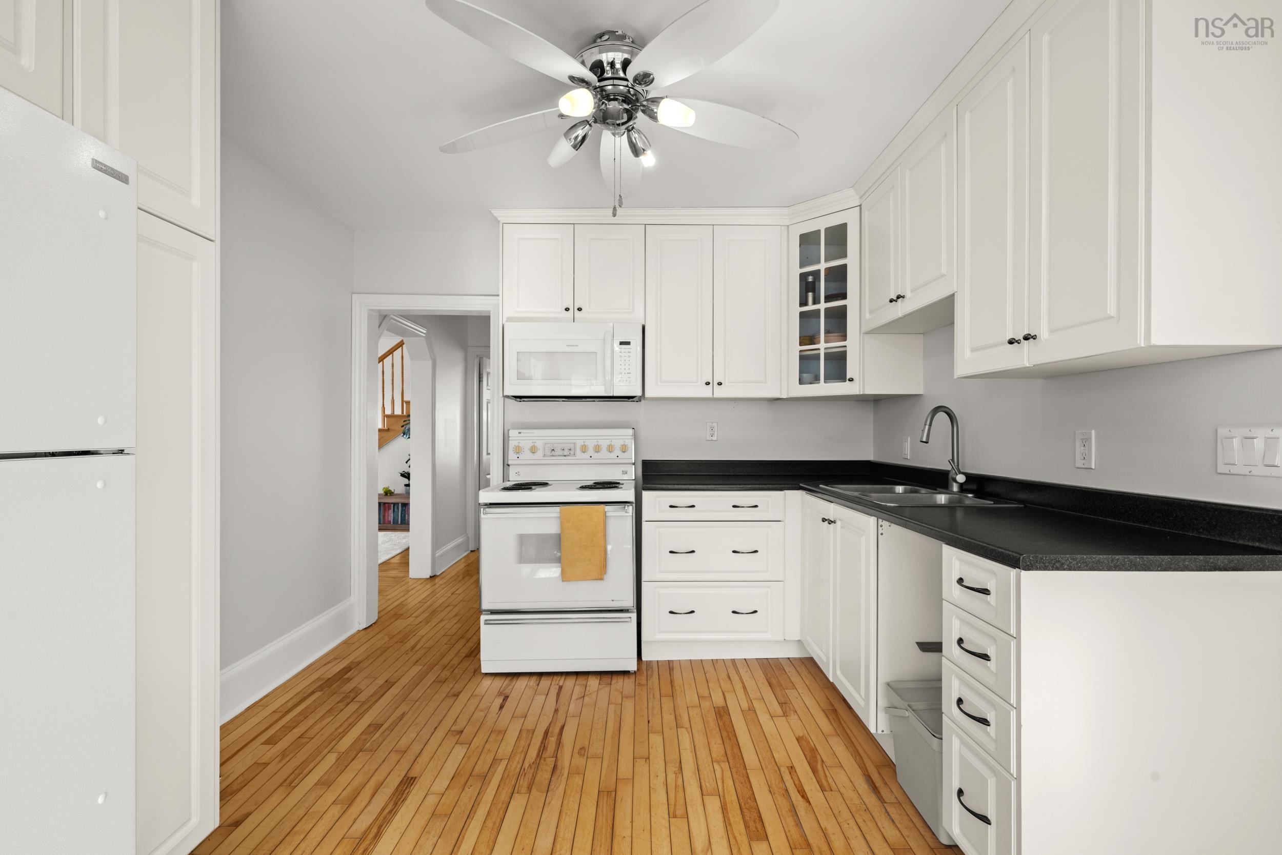 $435,000.00: 3 Chestnut Lane, Dartmouth