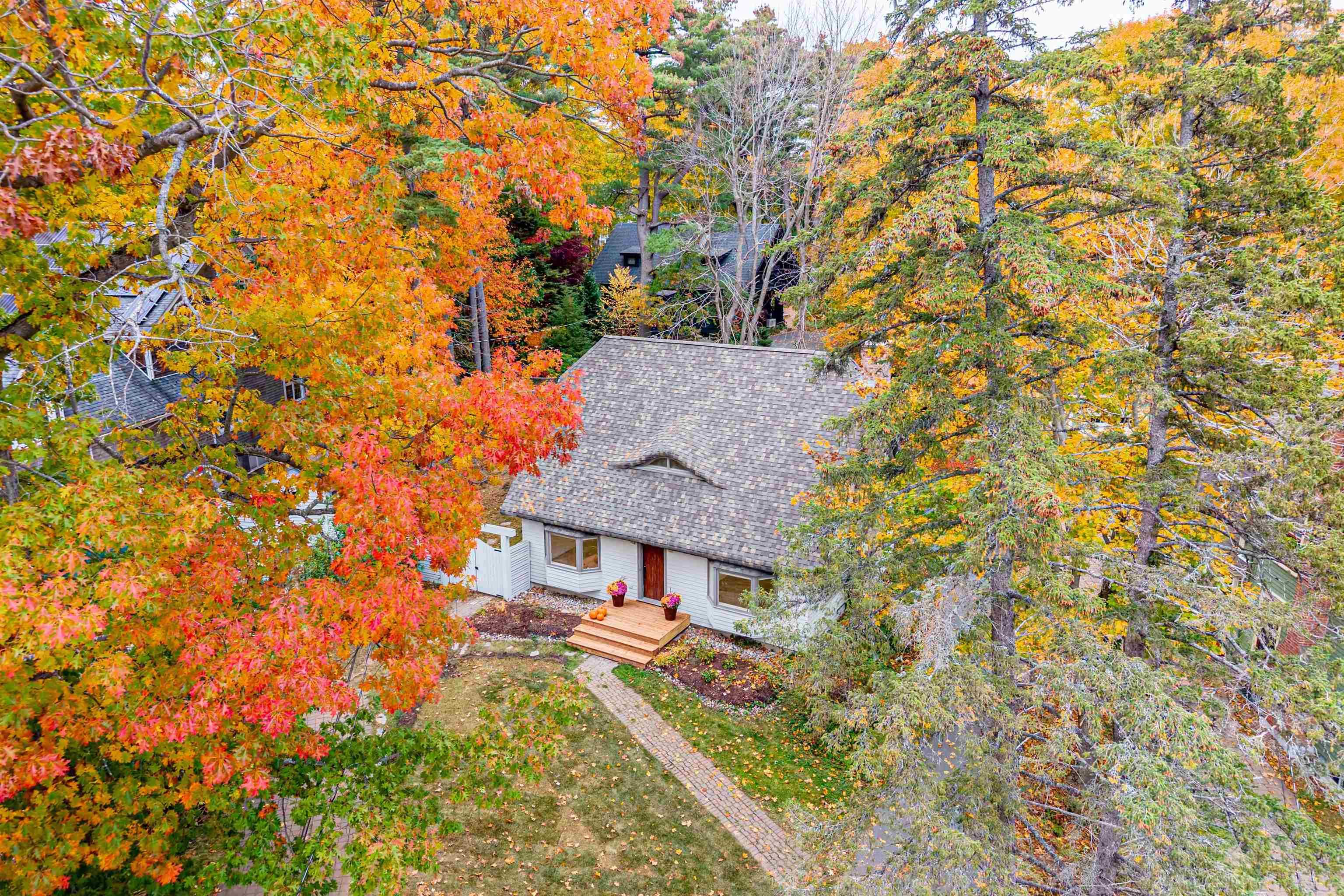 $982,000.00: 680 Shore Drive, Bedford