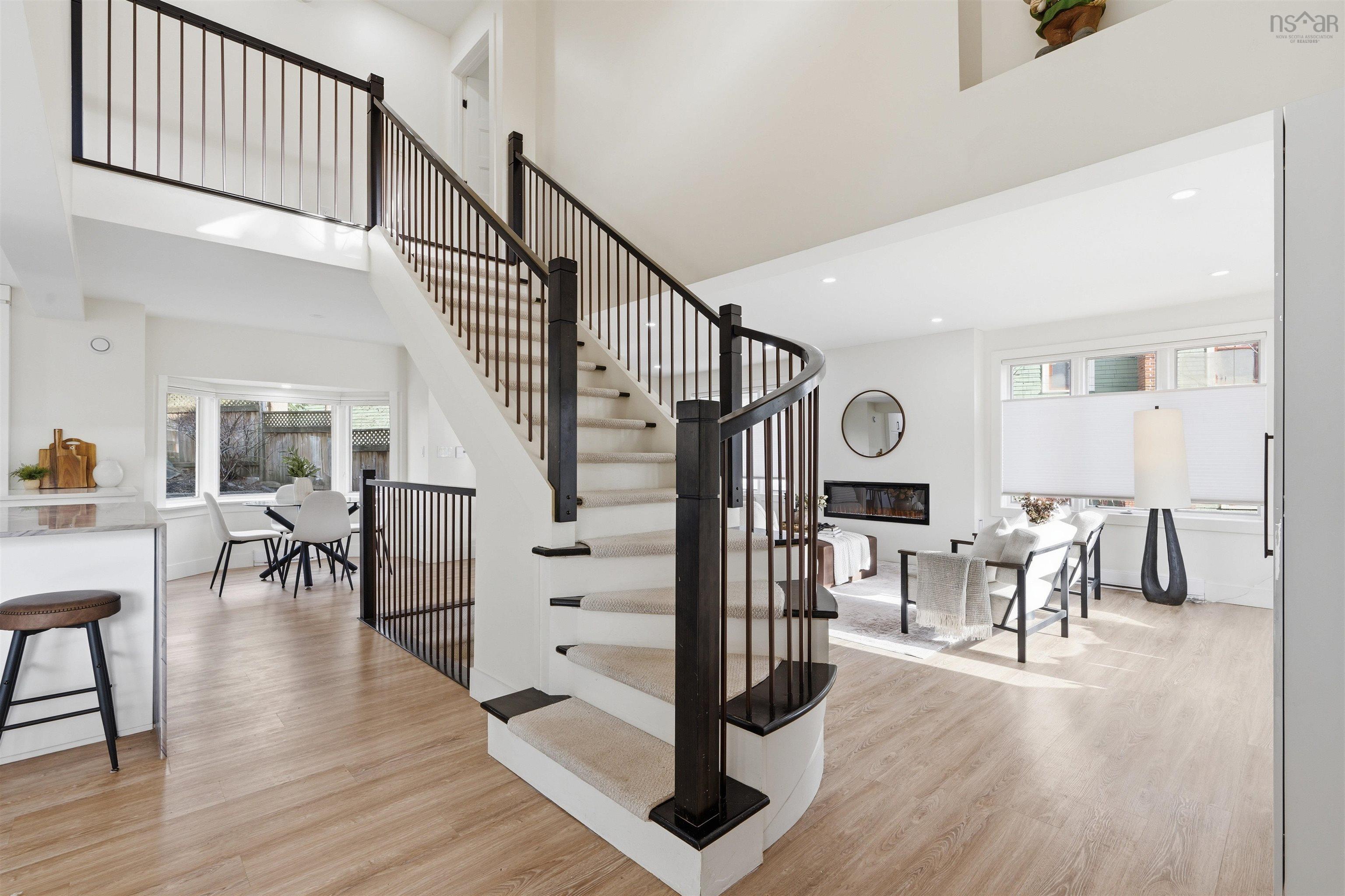 $982,000.00: 680 Shore Drive, Bedford