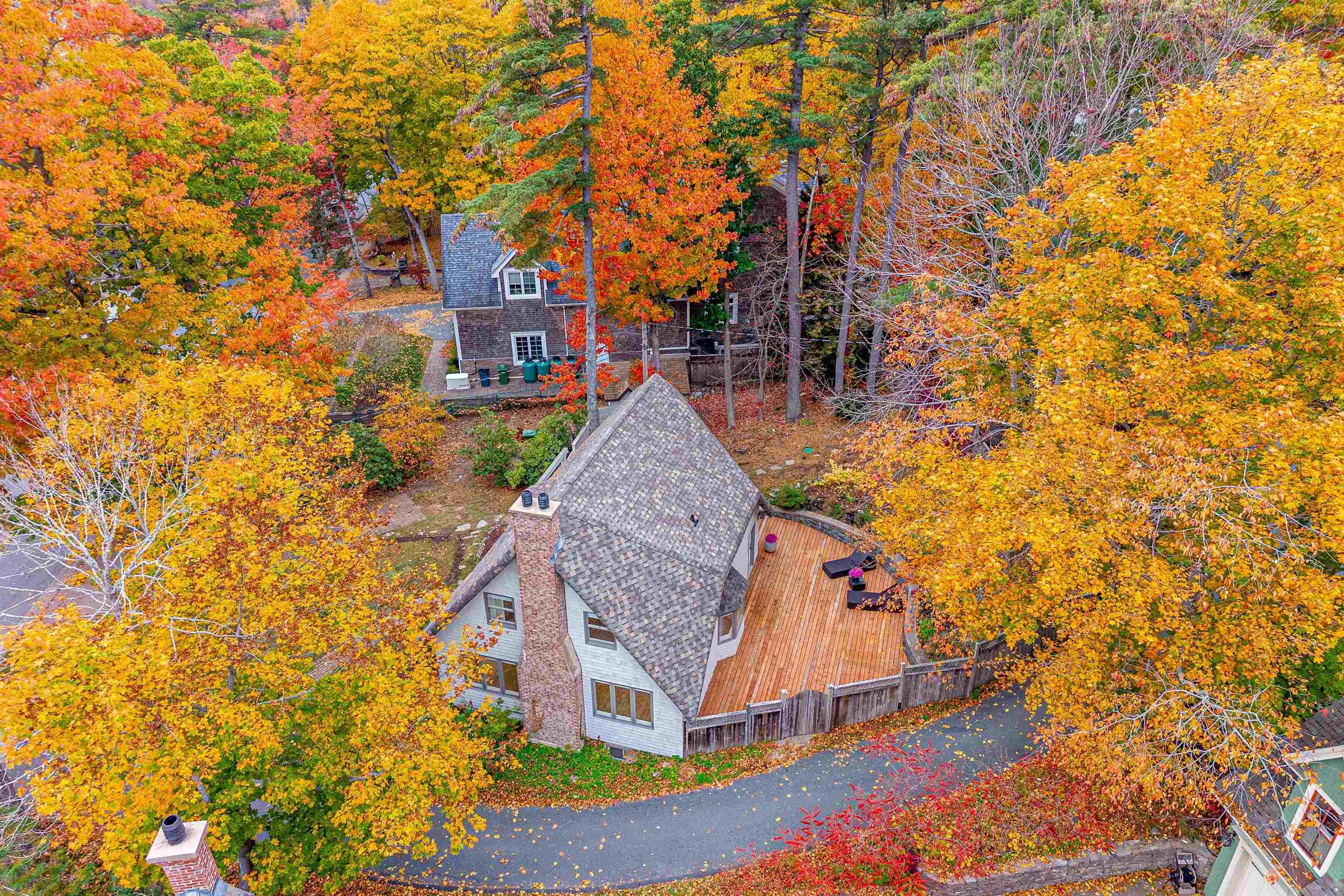 $982,000.00: 680 Shore Drive, Bedford