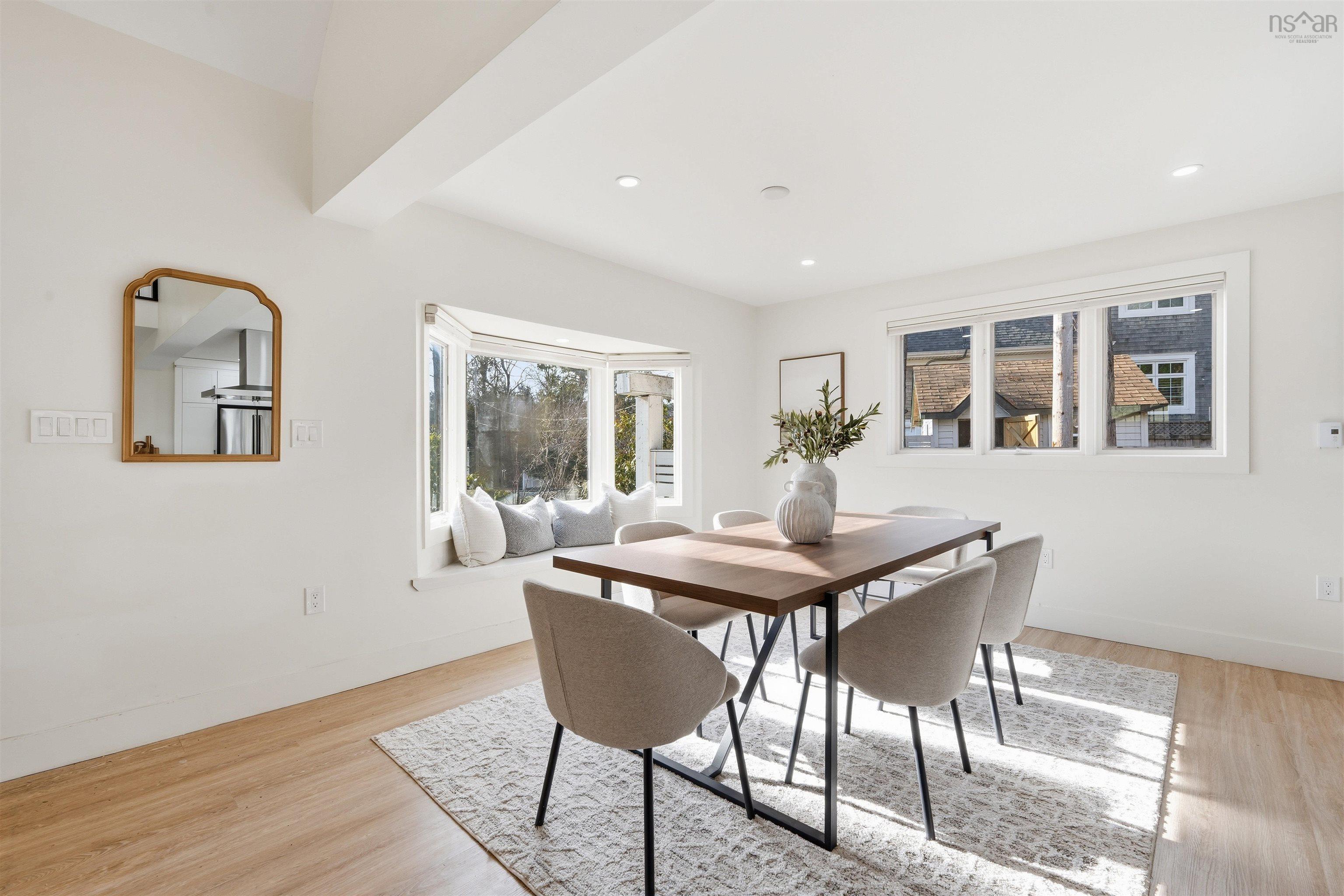 $982,000.00: 680 Shore Drive, Bedford