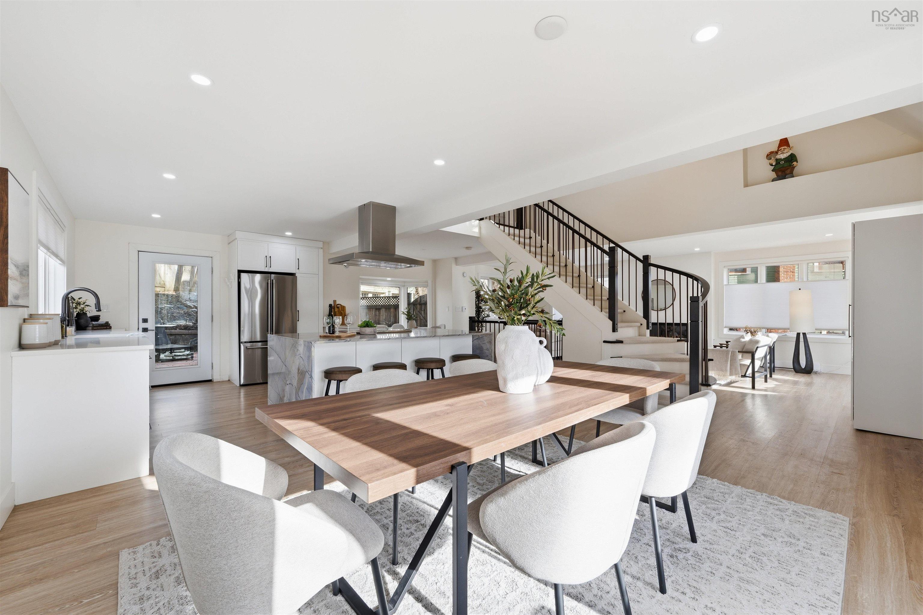 $982,000.00: 680 Shore Drive, Bedford