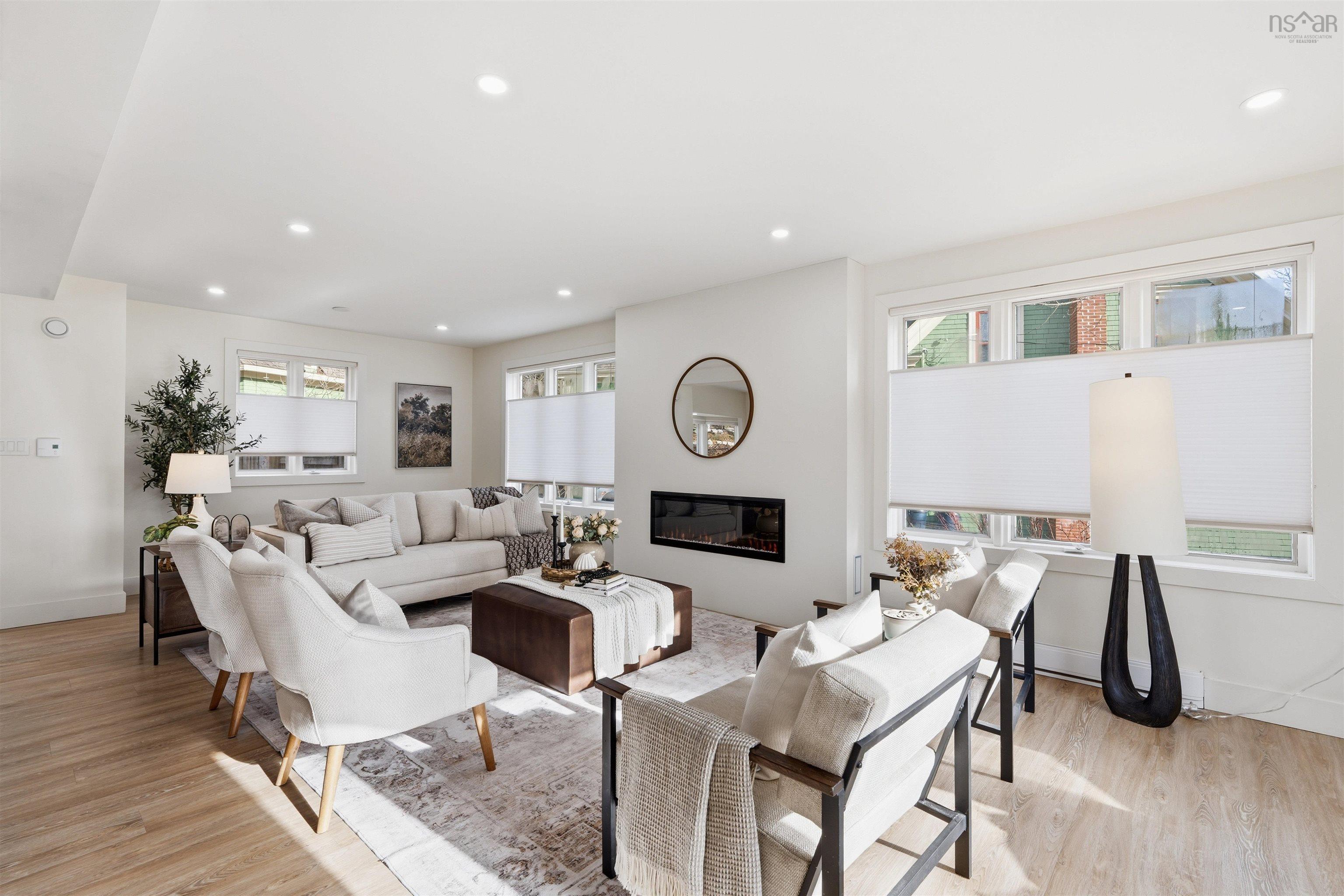 $982,000.00: 680 Shore Drive, Bedford