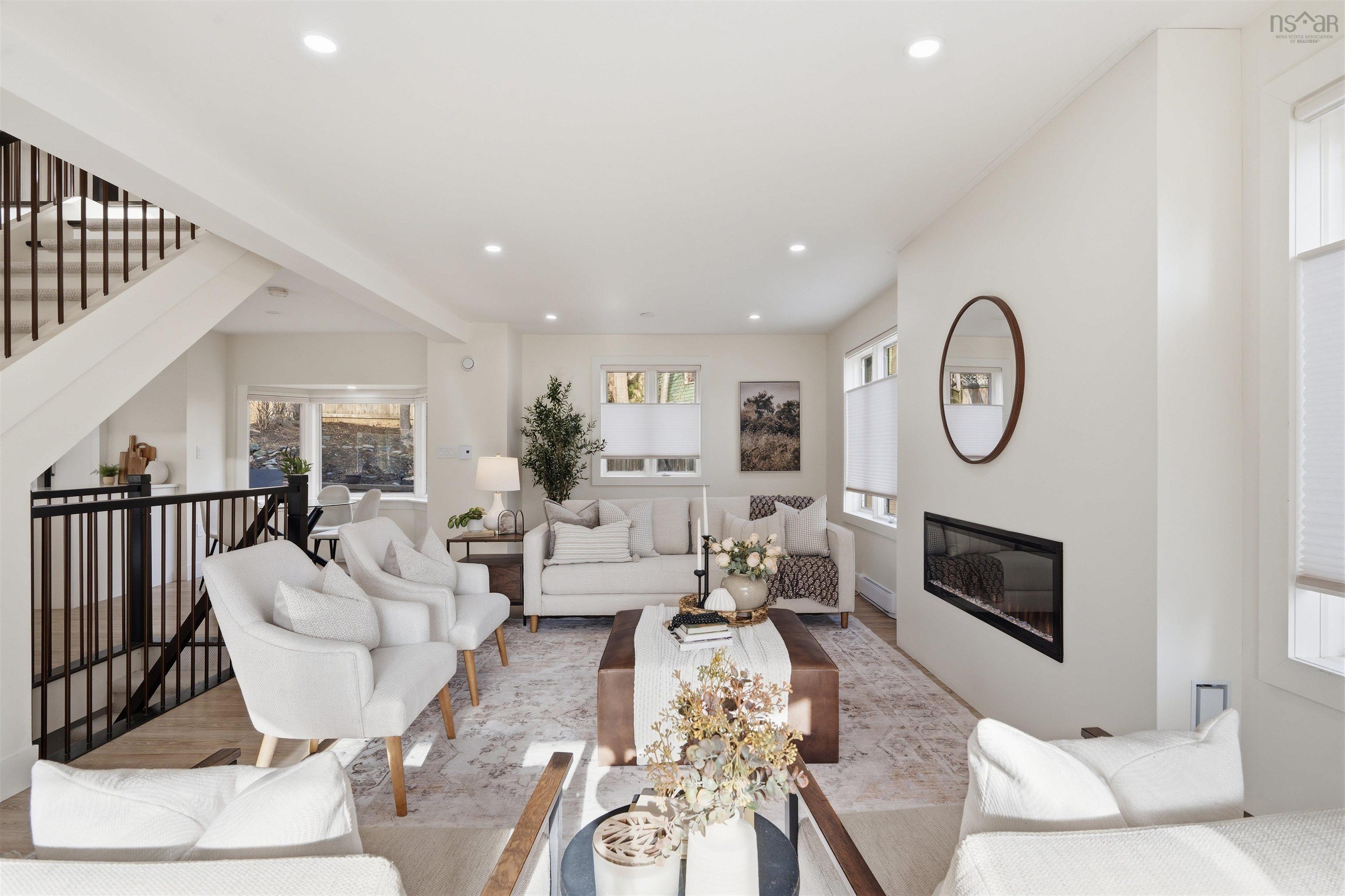 $982,000.00: 680 Shore Drive, Bedford