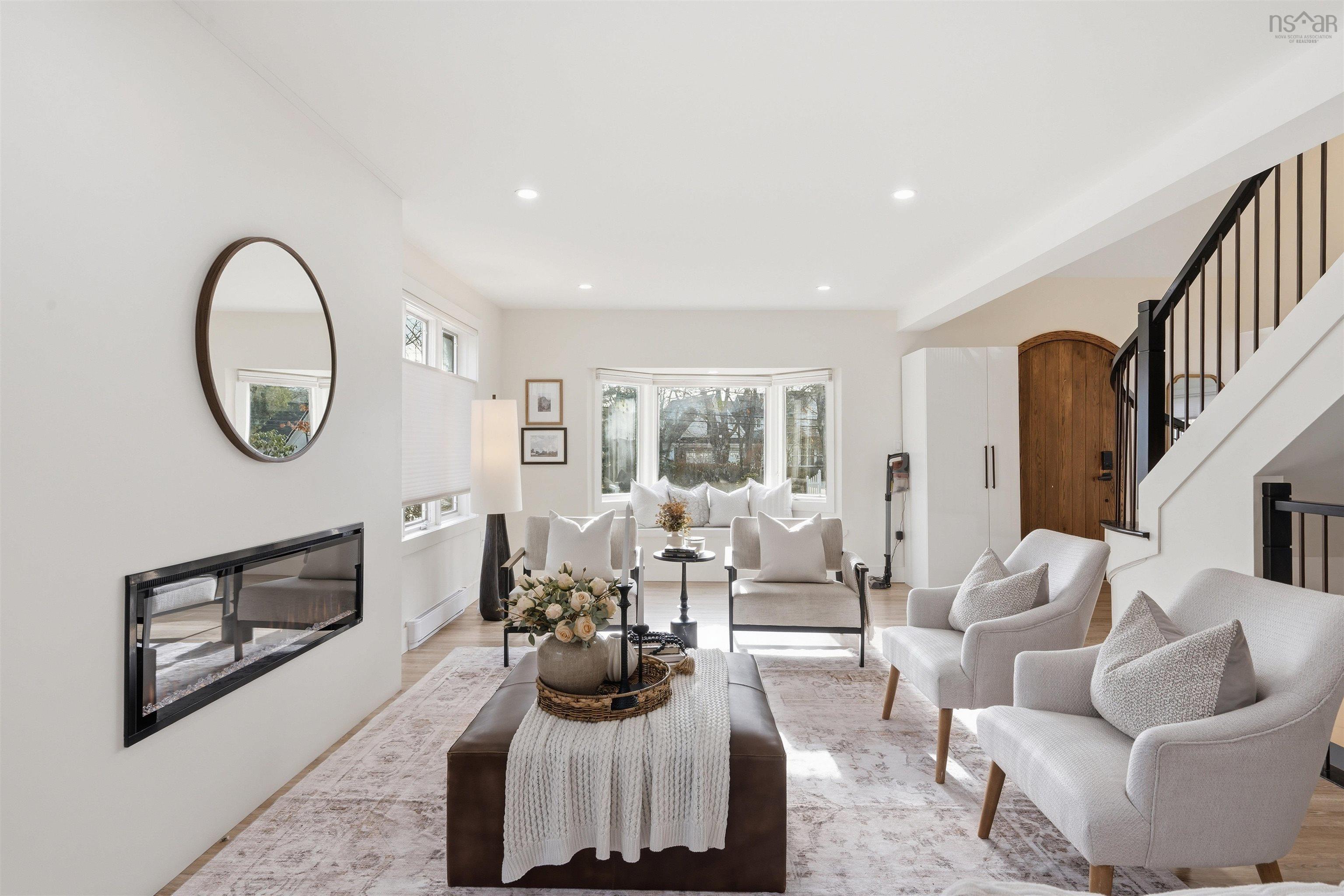 $982,000.00: 680 Shore Drive, Bedford