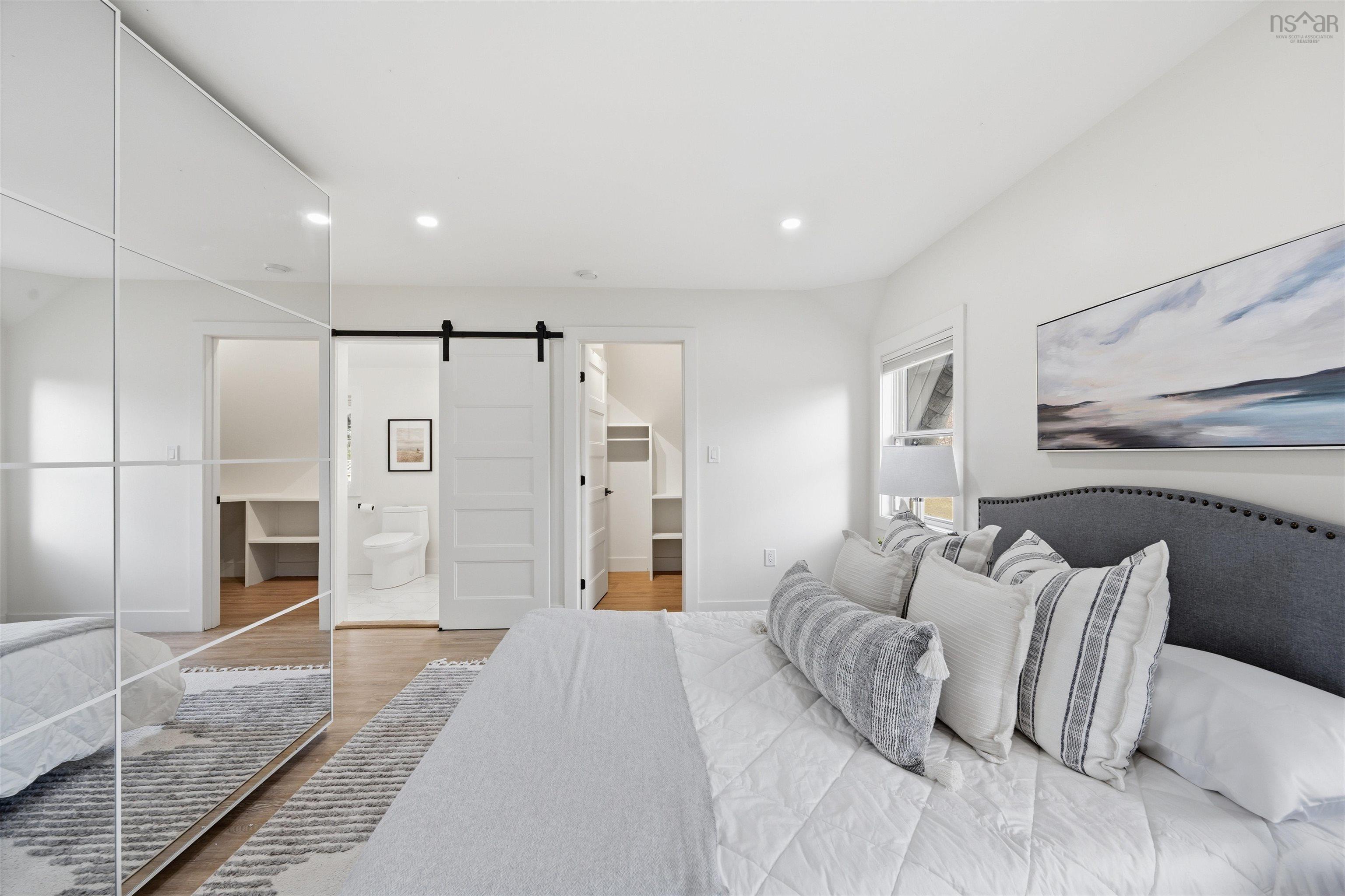 $982,000.00: 680 Shore Drive, Bedford