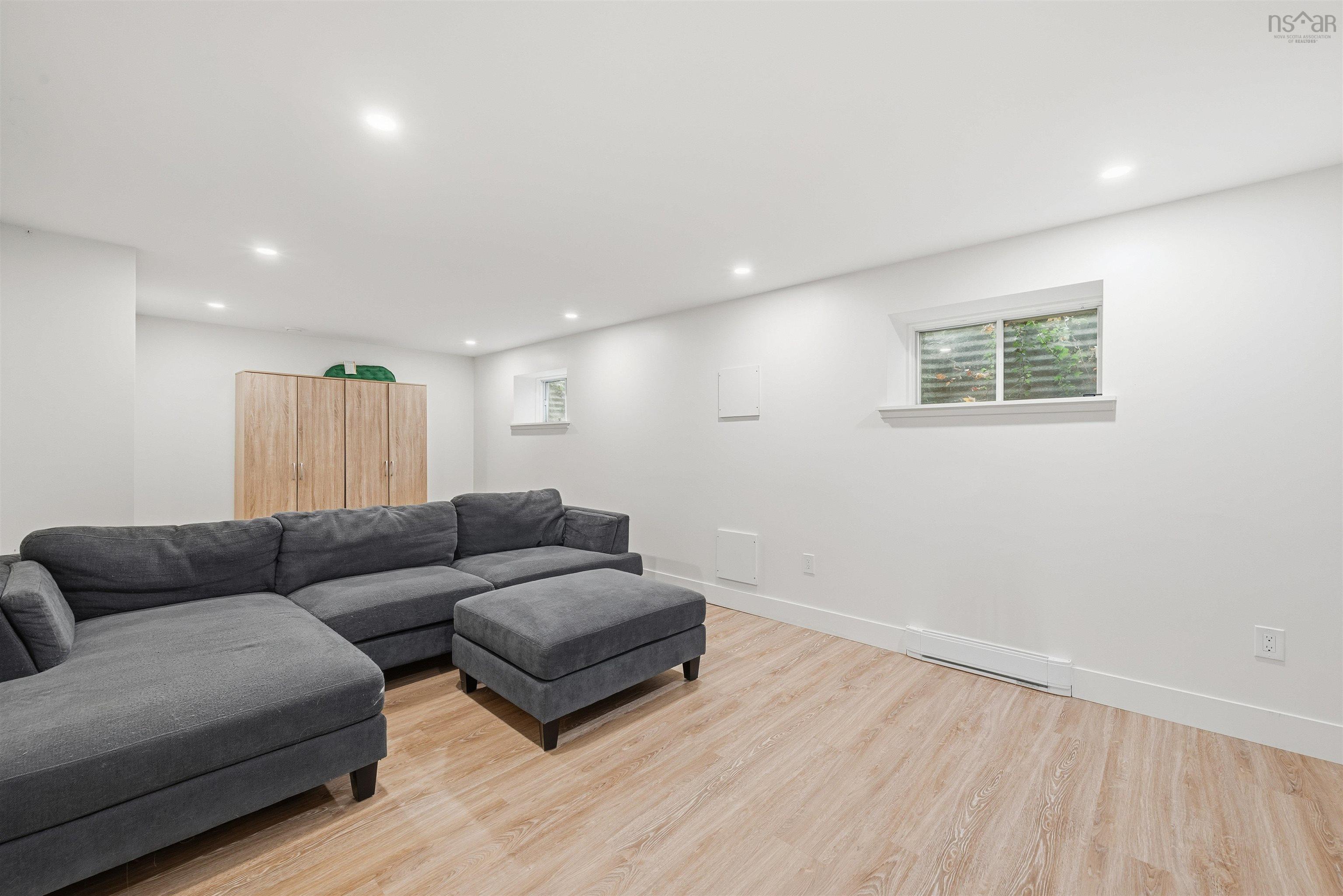 $982,000.00: 680 Shore Drive, Bedford