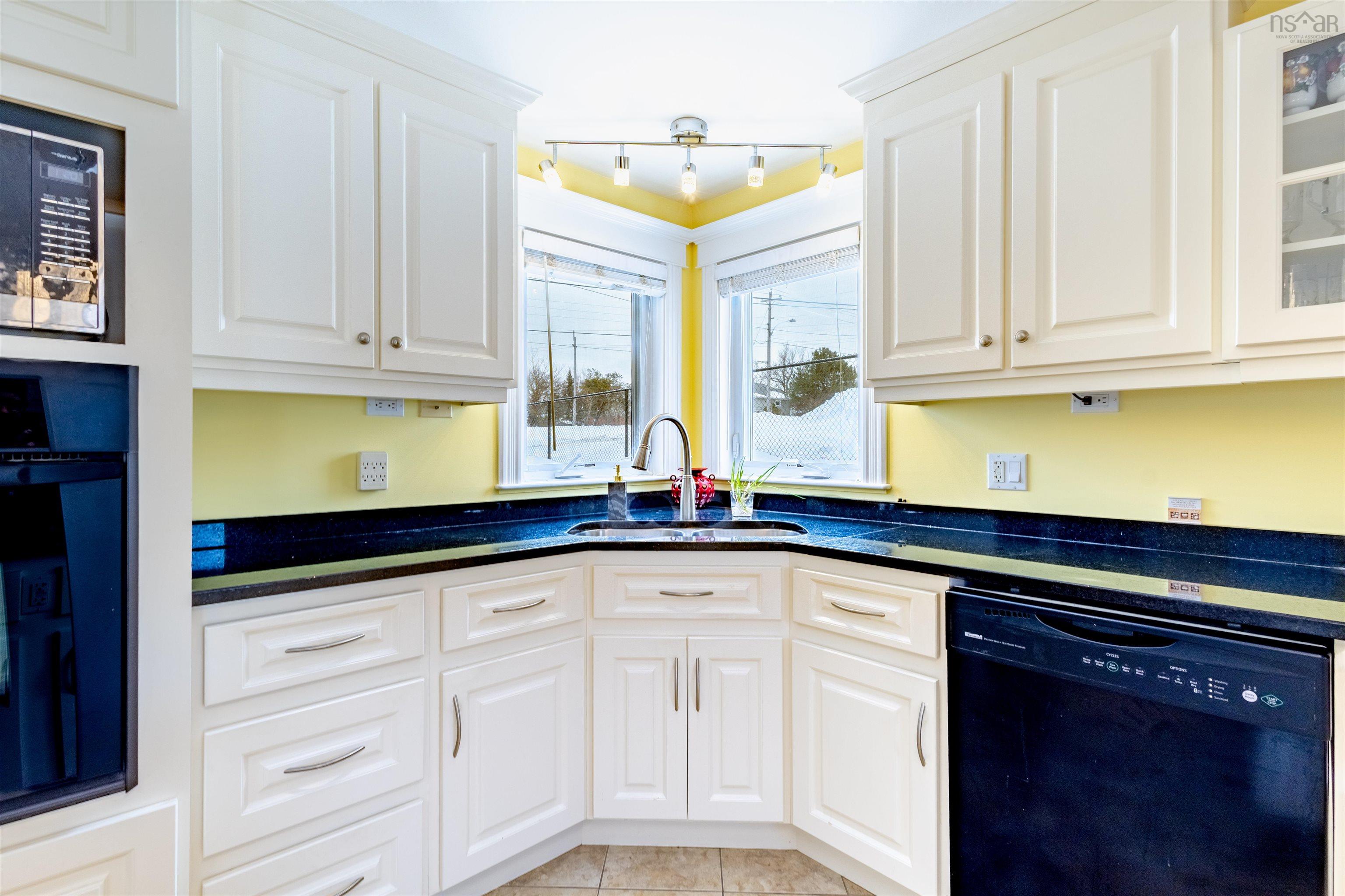 $799,000.00: 507 King Street, New Waterford