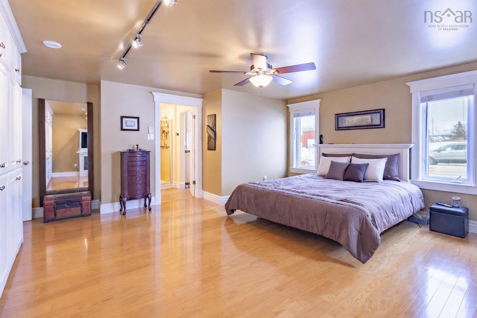 $799,000.00: 507 King Street, New Waterford