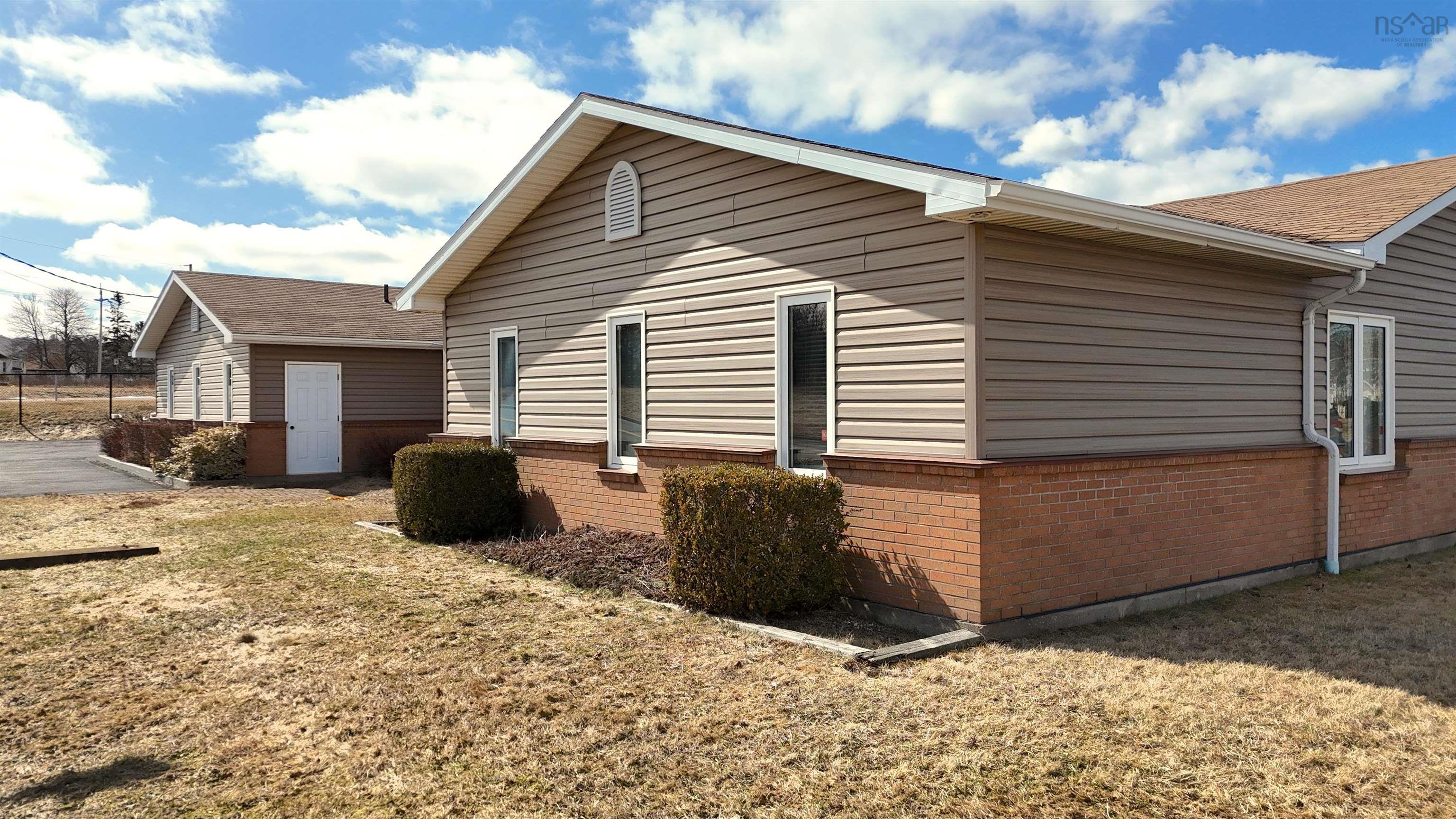 $799,000.00: 507 King Street, New Waterford