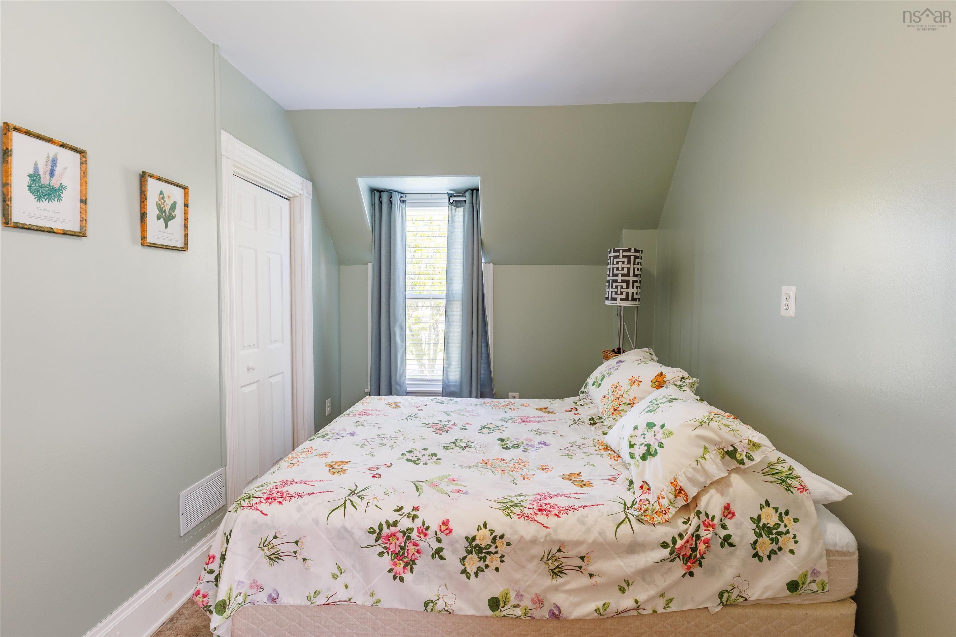 $349,900.00: 26 King Street, Yarmouth