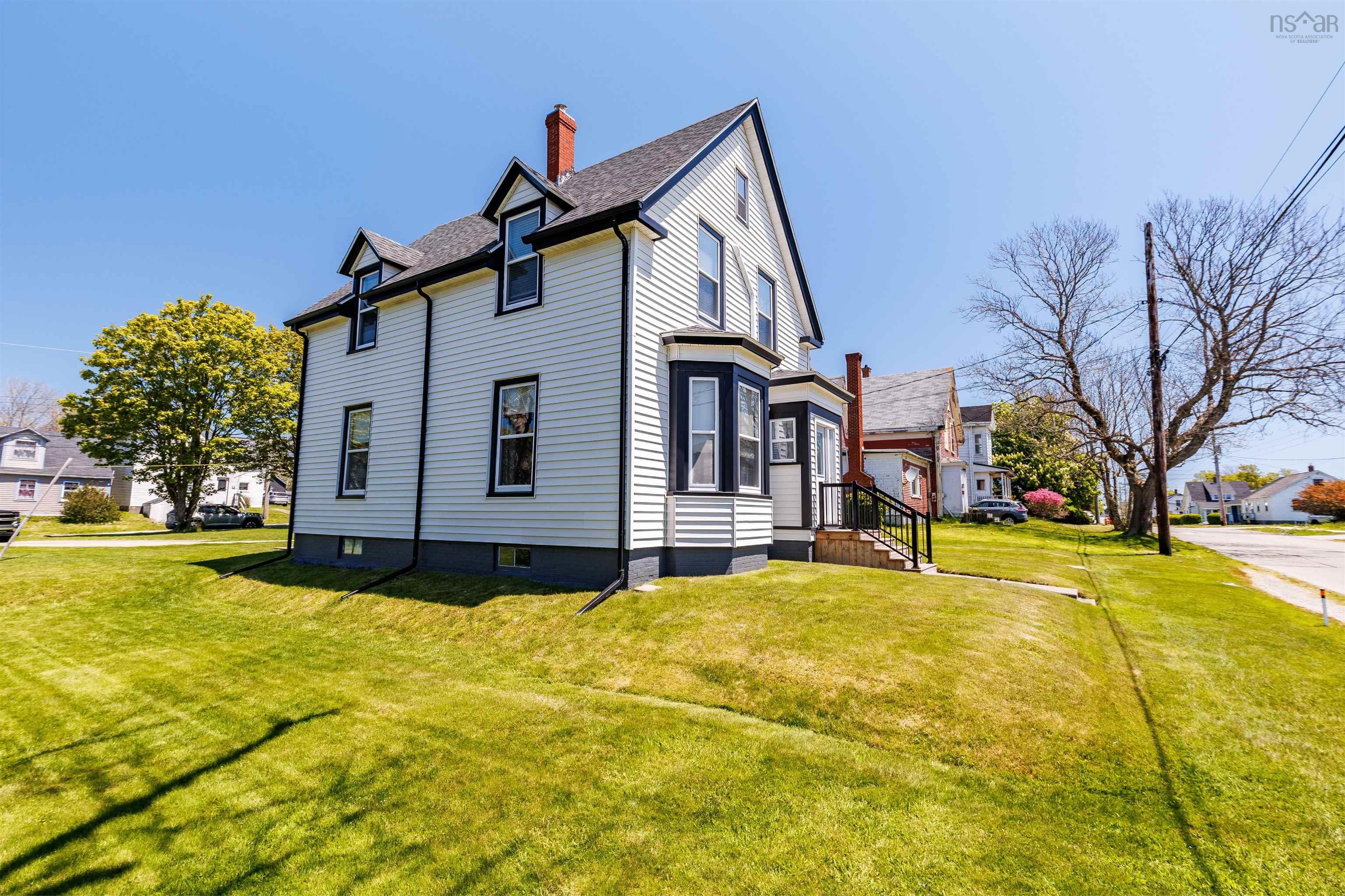 $349,900.00: 26 King Street, Yarmouth