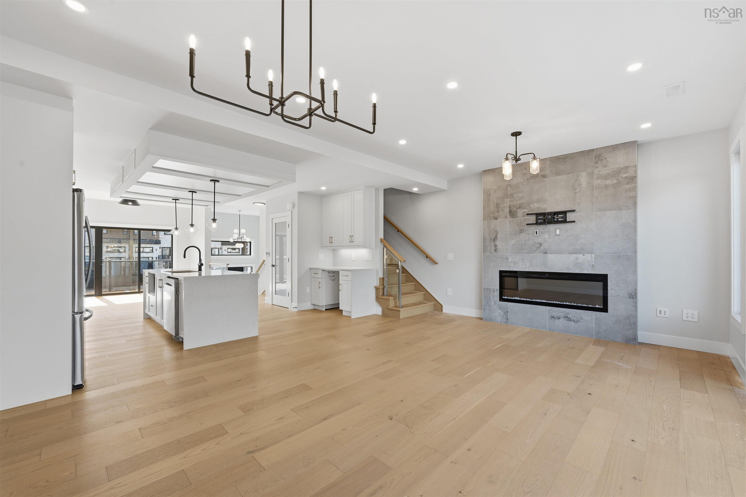 $755,000.00: 5 Trekker Drive, Bedford