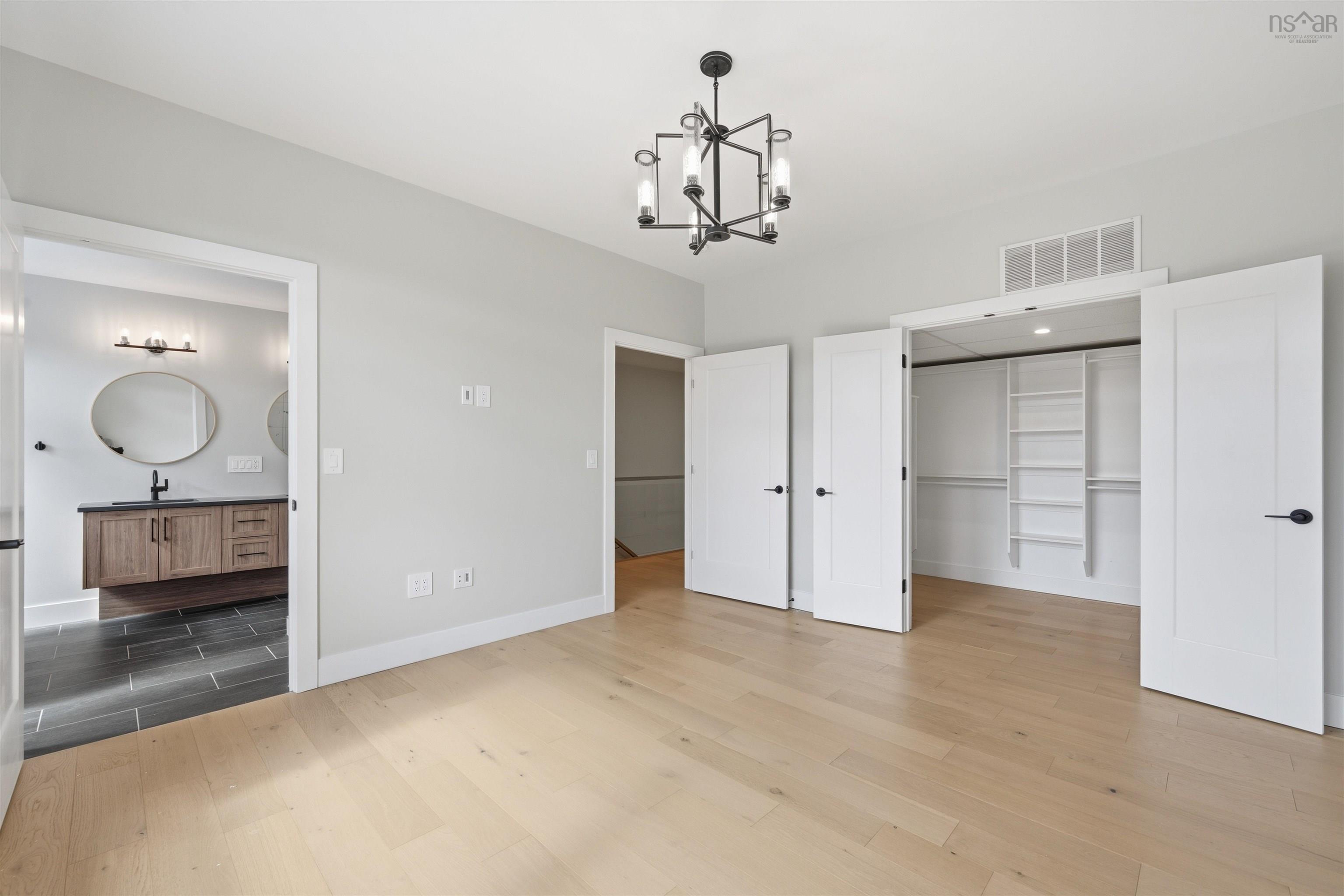 $755,000.00: 5 Trekker Drive, Bedford