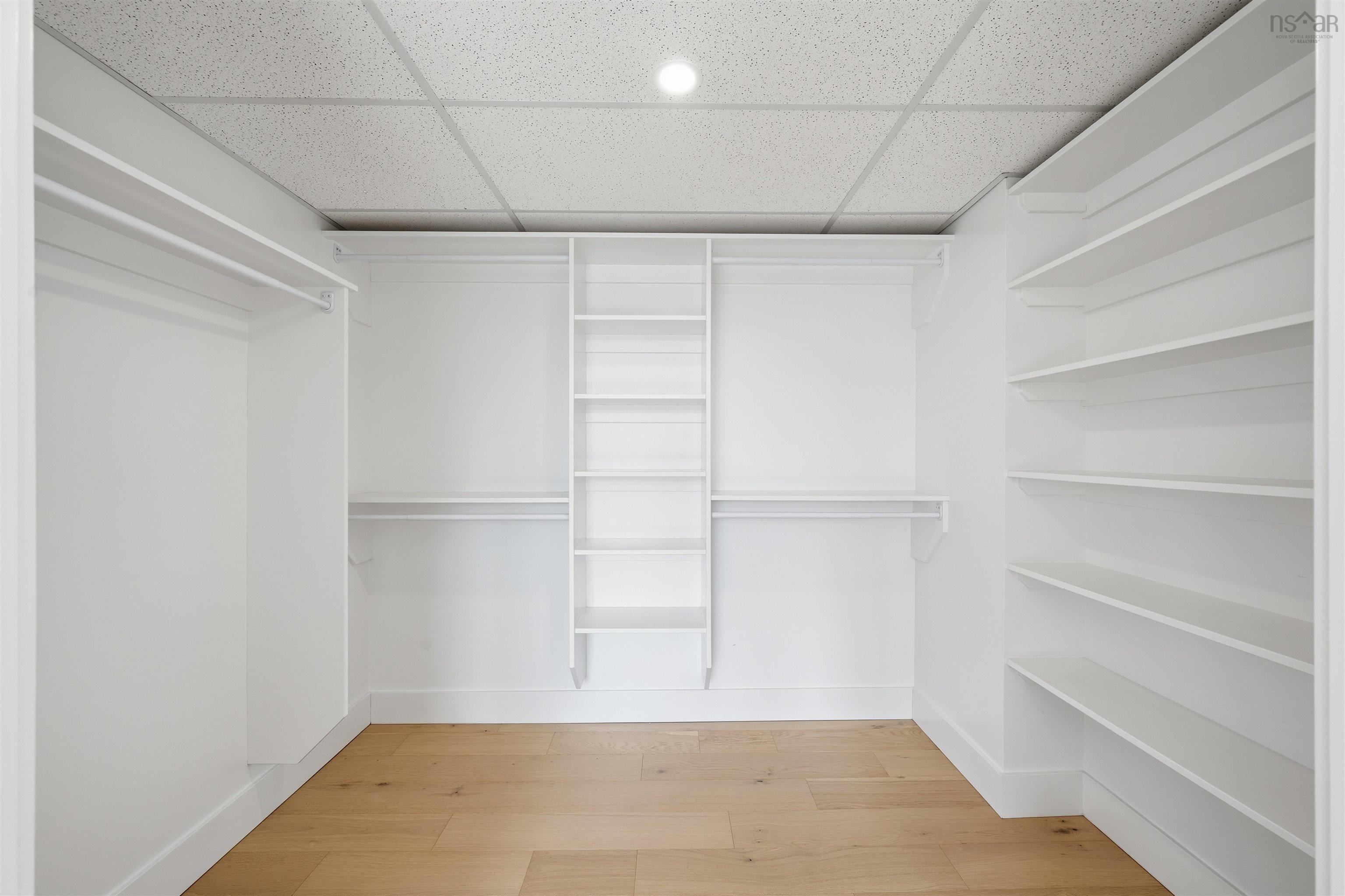 $755,000.00: 5 Trekker Drive, Bedford