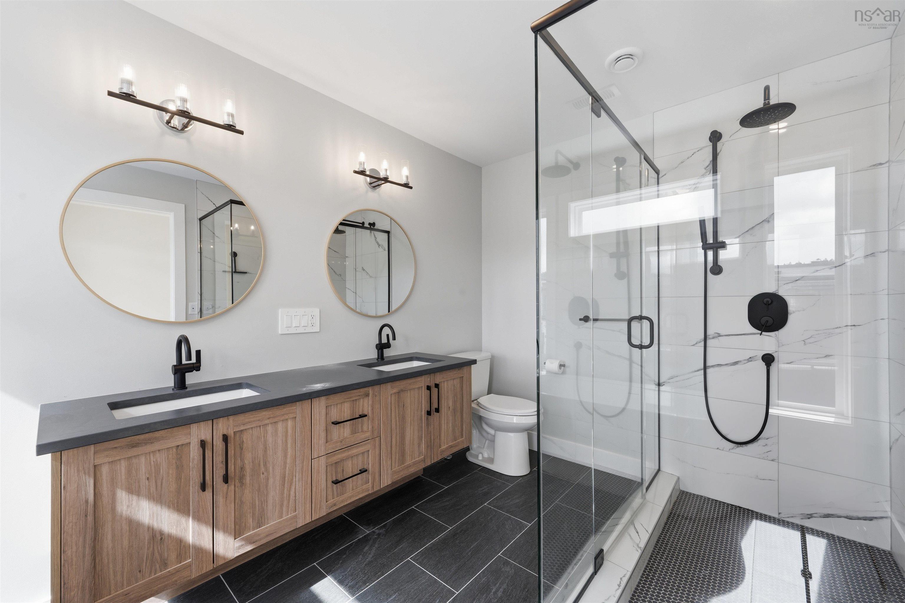 $755,000.00: 5 Trekker Drive, Bedford