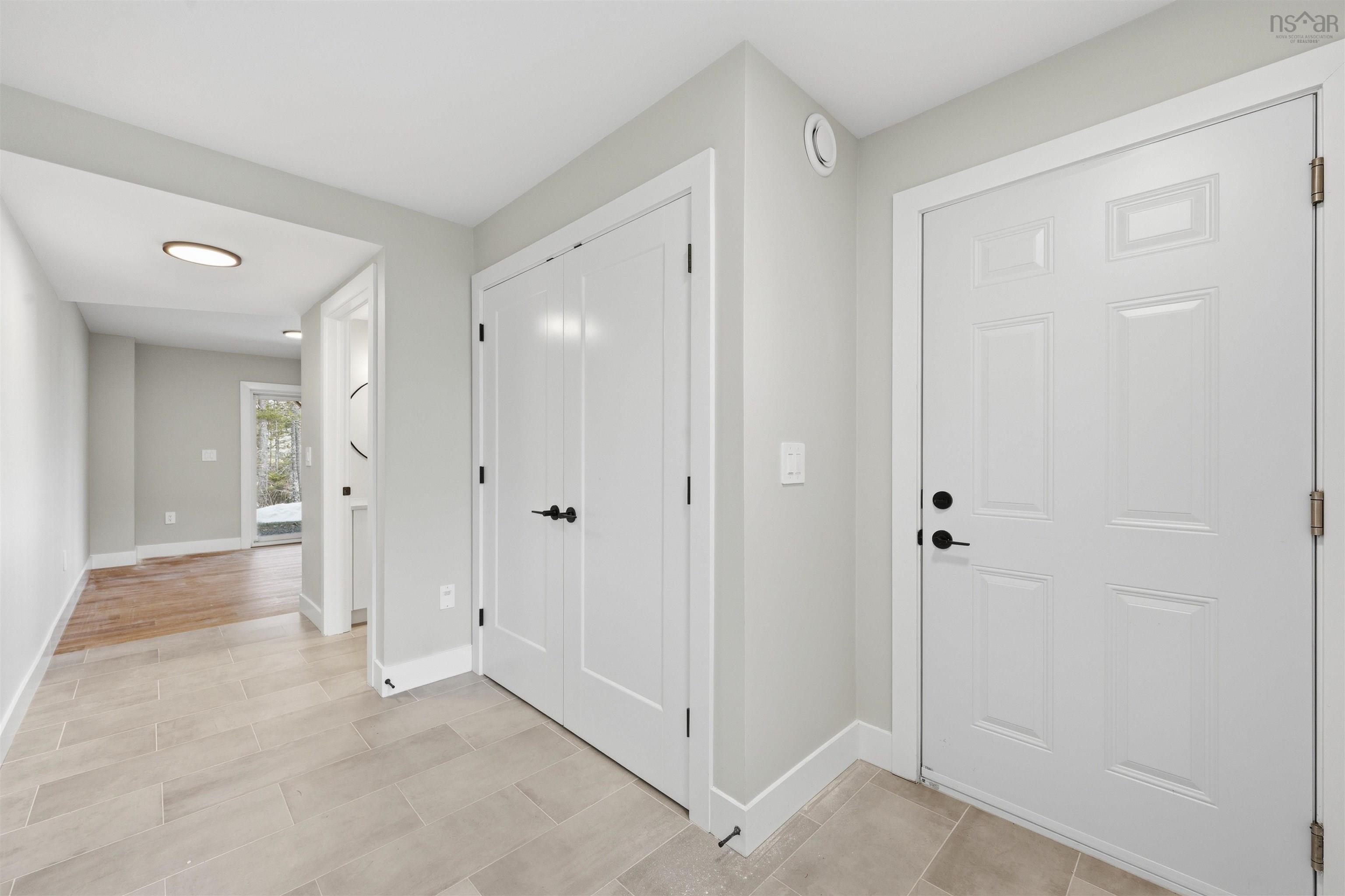 $755,000.00: 5 Trekker Drive, Bedford