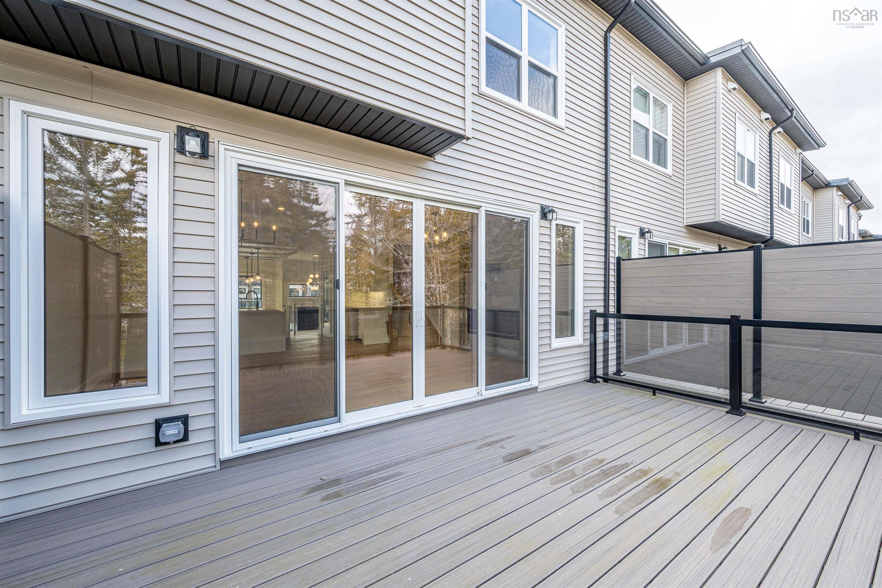 $755,000.00: 5 Trekker Drive, Bedford