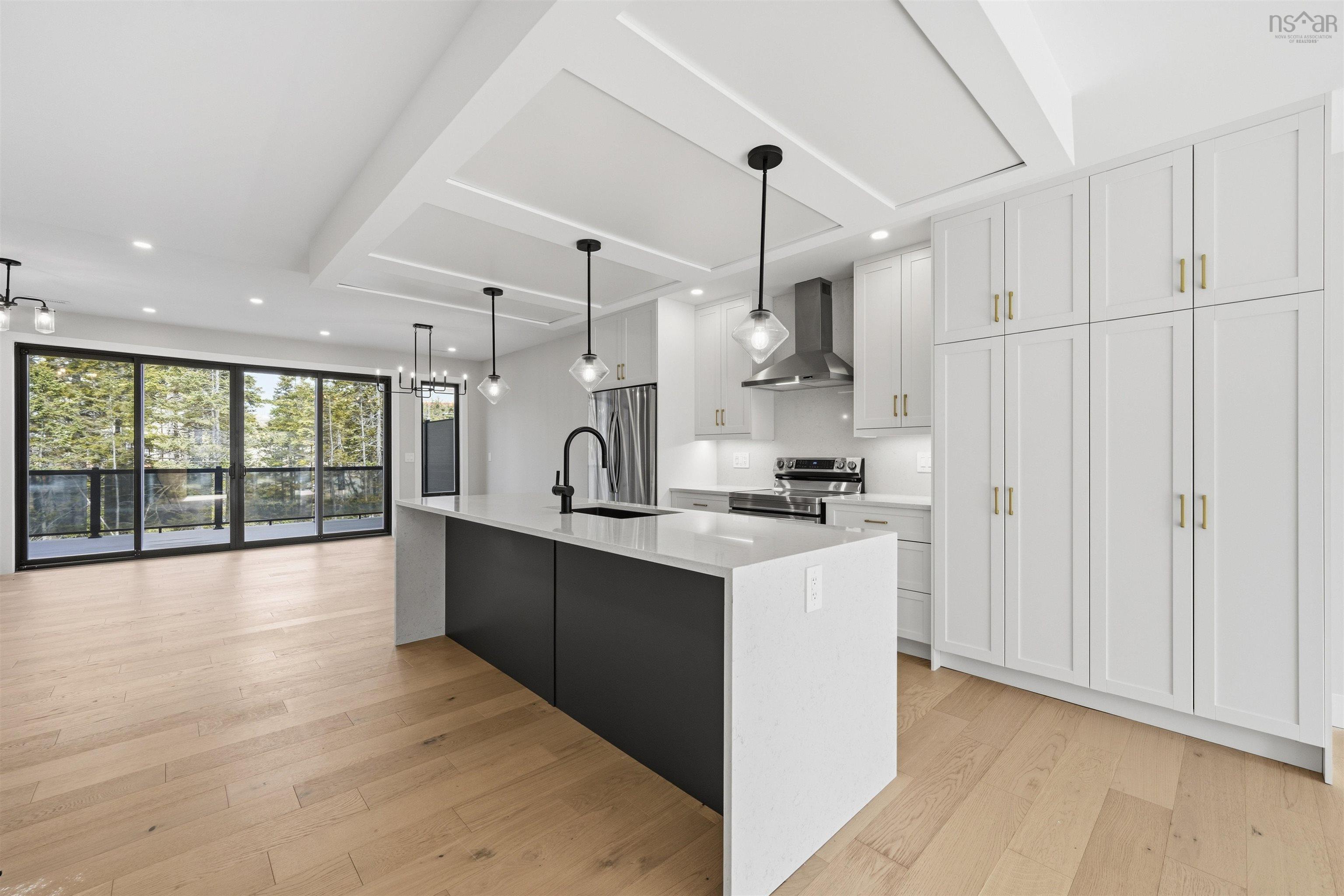 $755,000.00: 5 Trekker Drive, Bedford