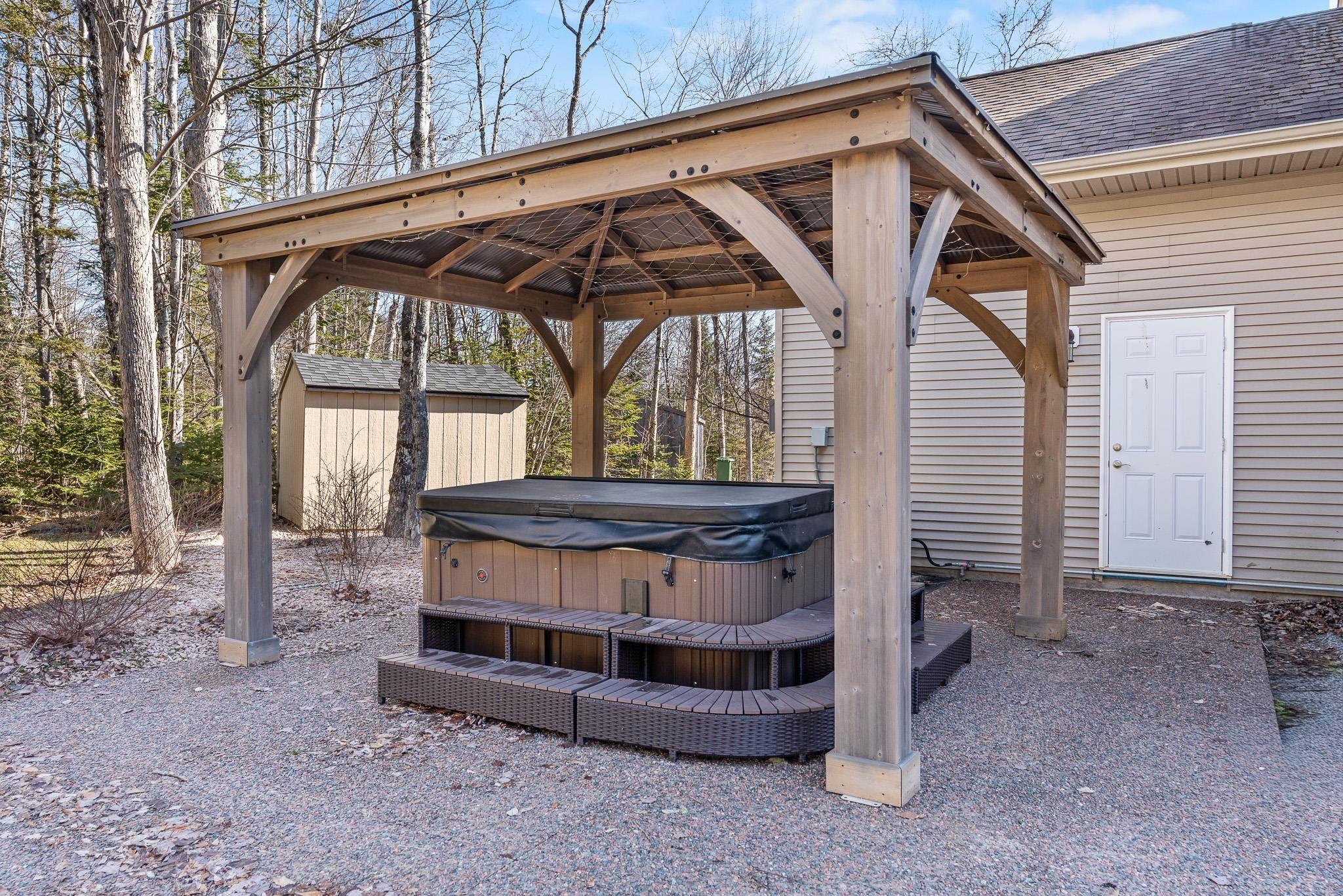 $950,000.00: 147 Crooked Stick Pass, Beaver Bank