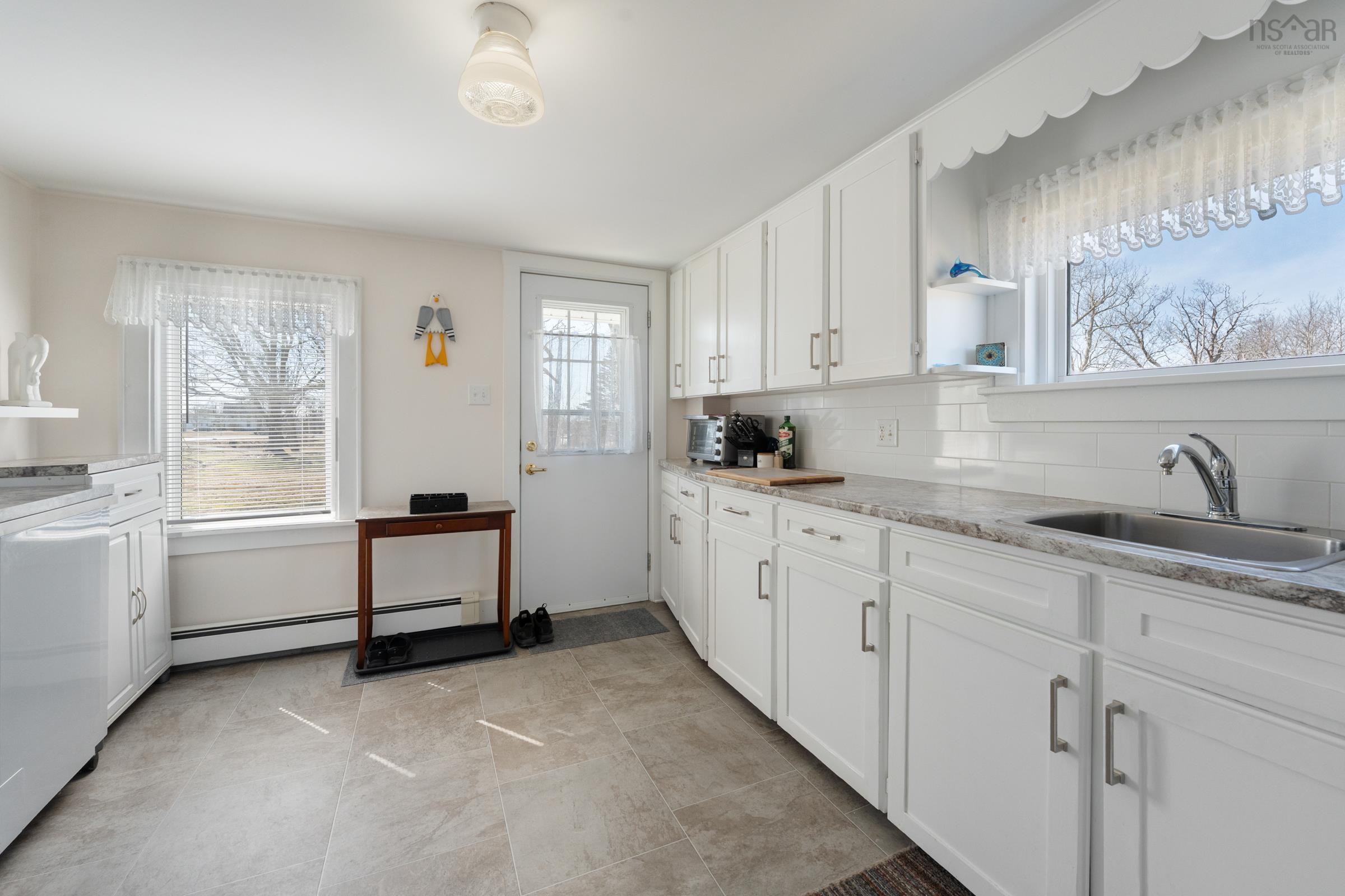 $299,000.00: 853 Highway 340, South Ohio