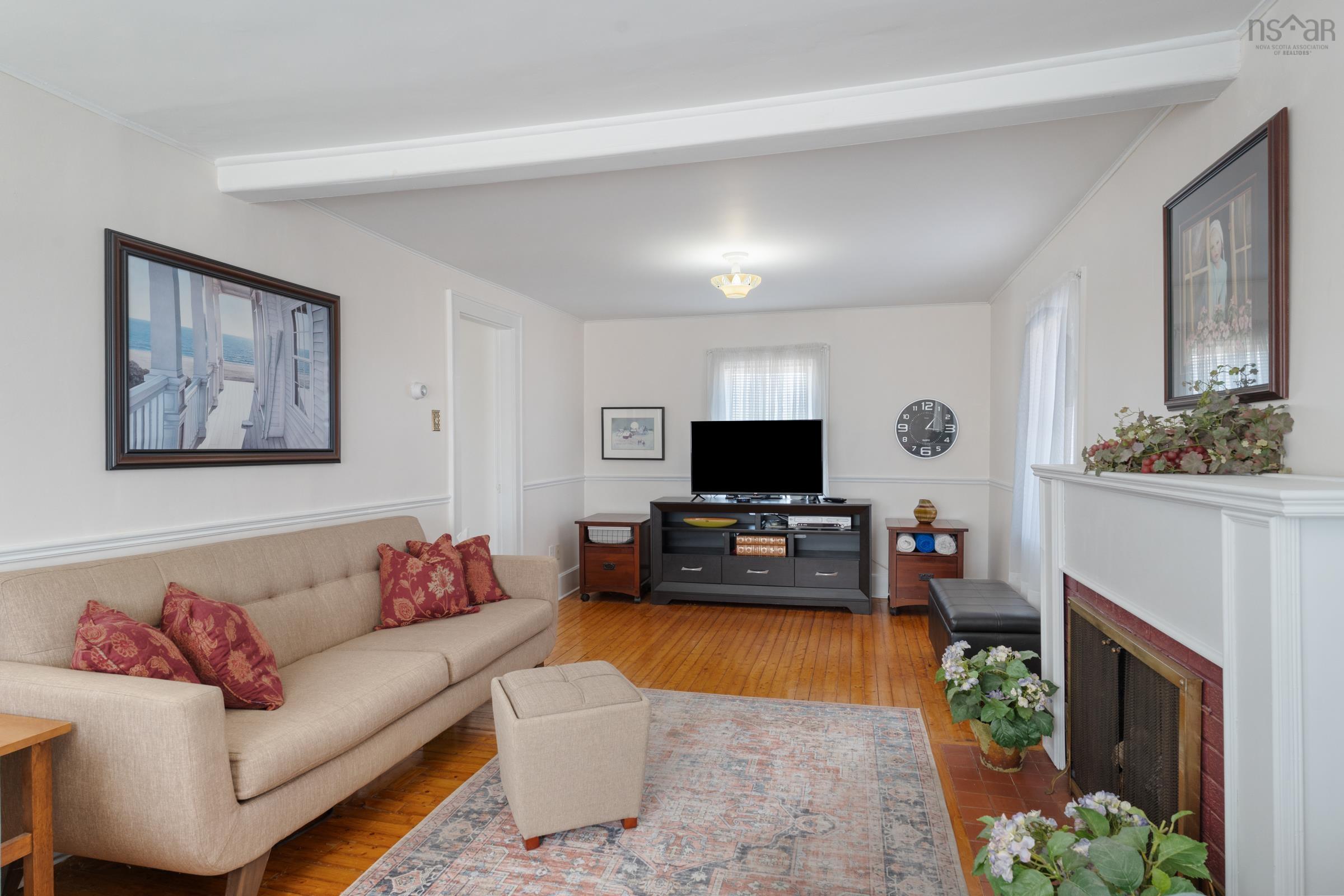 $299,000.00: 853 Highway 340, South Ohio