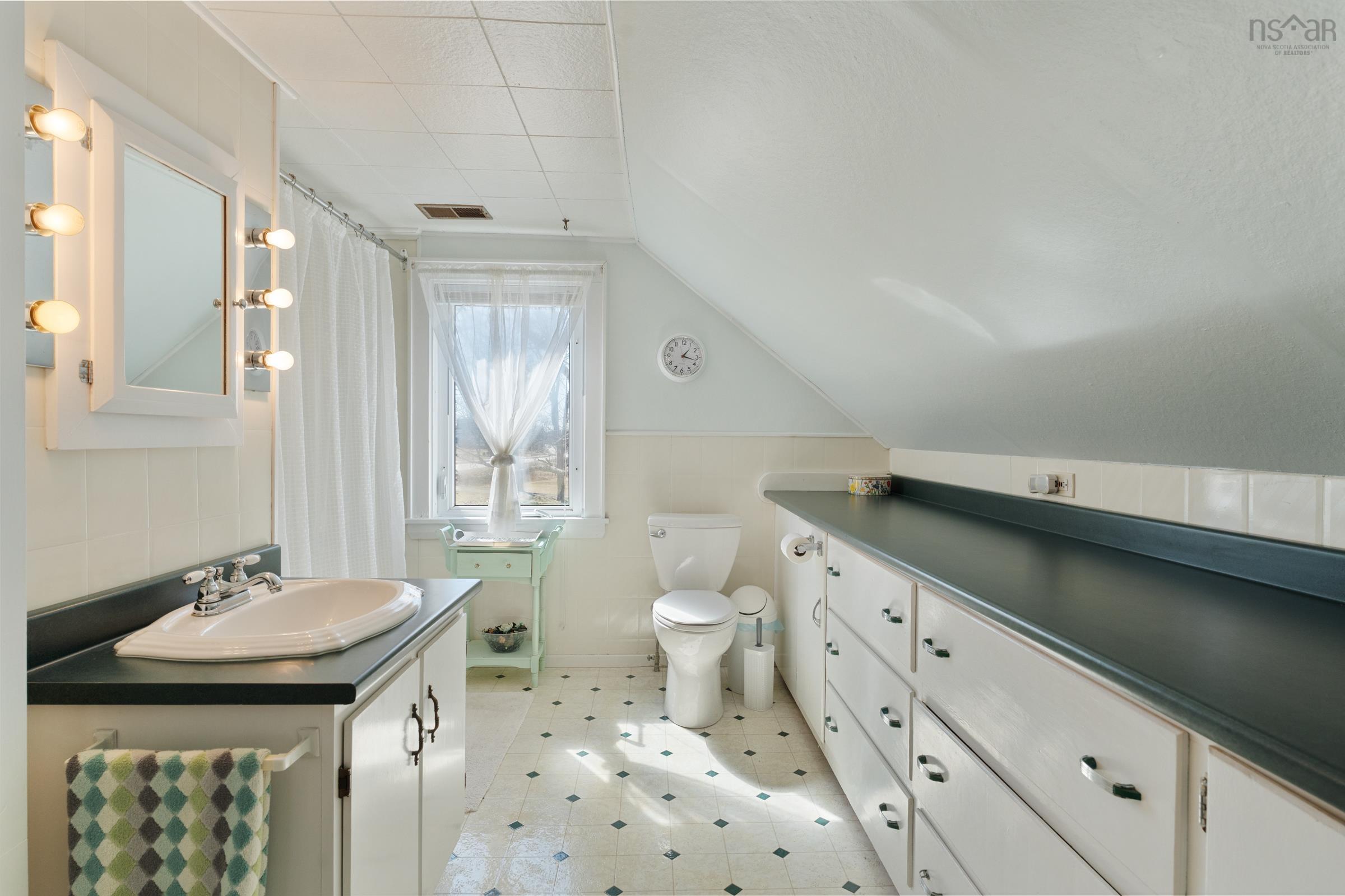 $299,000.00: 853 Highway 340, South Ohio