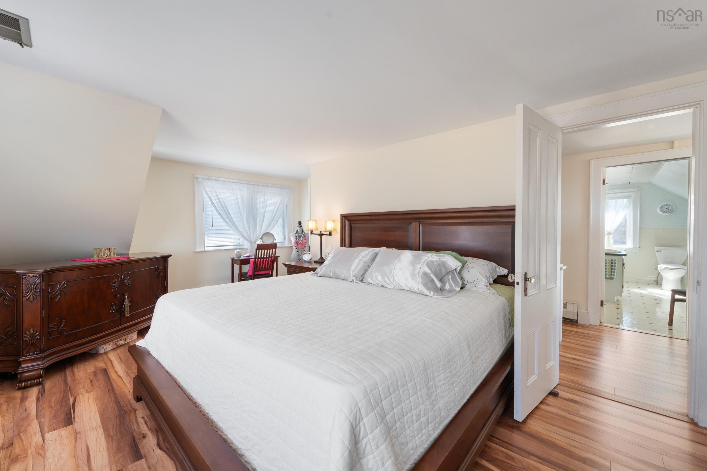 $299,000.00: 853 Highway 340, South Ohio