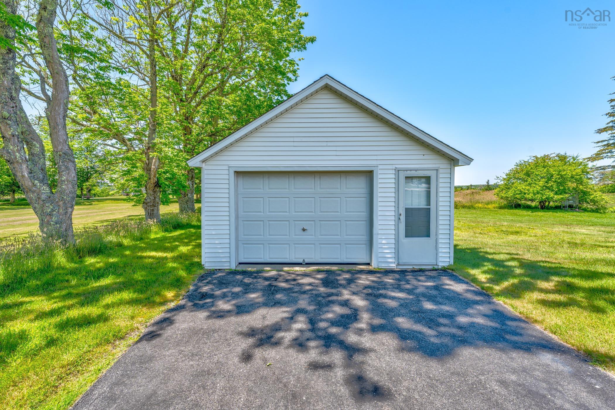 $299,000.00: 853 Highway 340, South Ohio