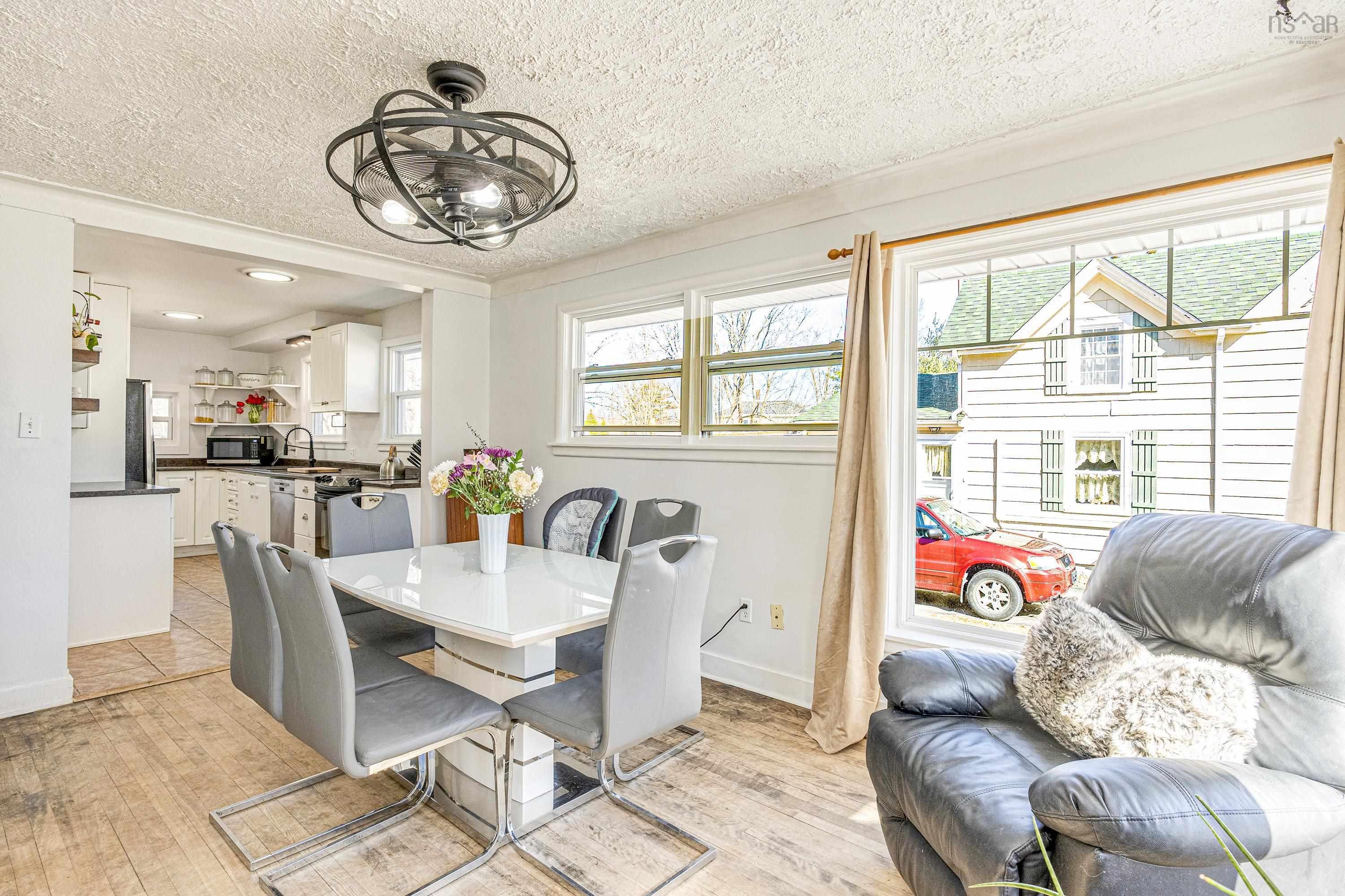 $349,900.00: 12 Porters Avenue, Hantsport