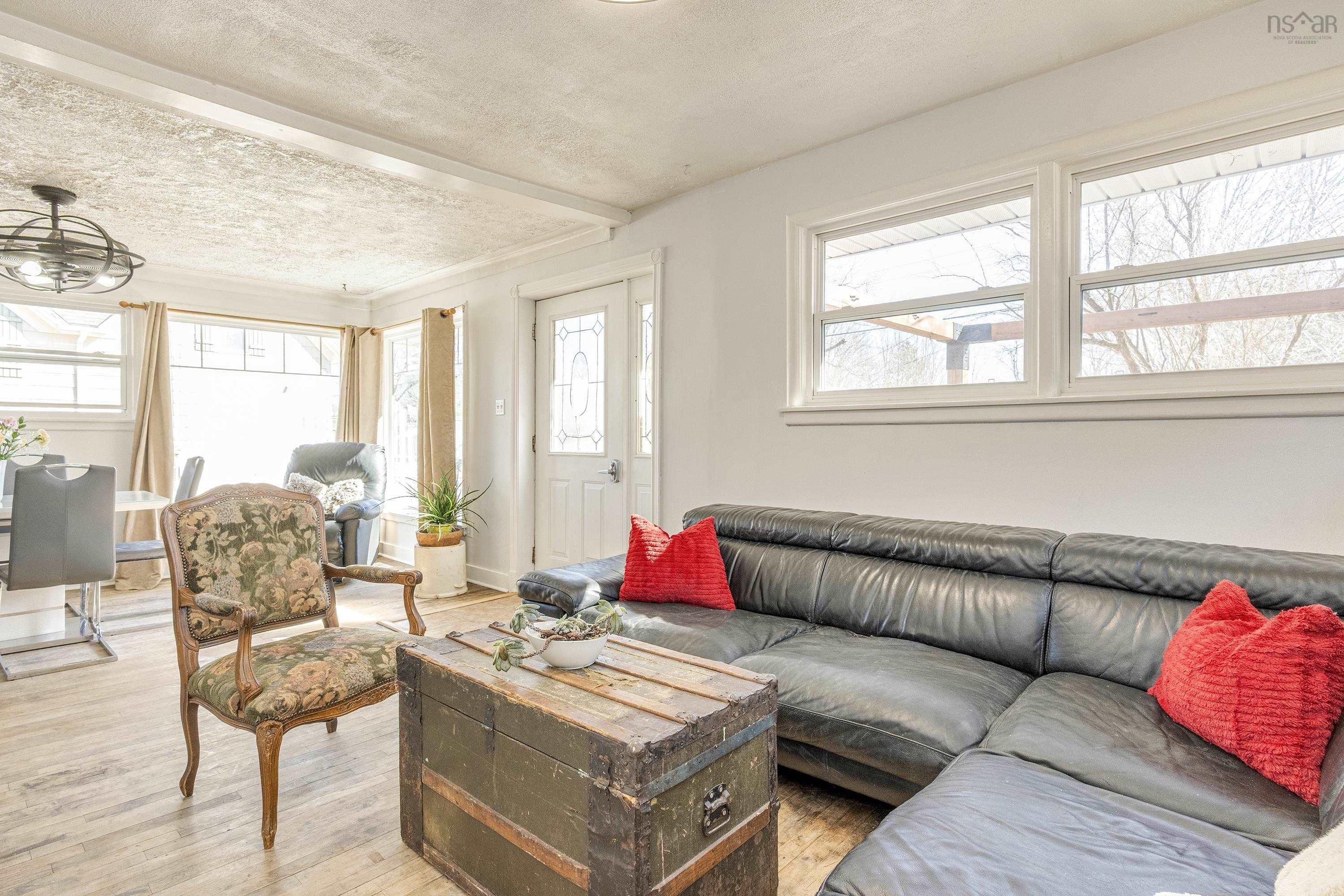 $349,900.00: 12 Porters Avenue, Hantsport