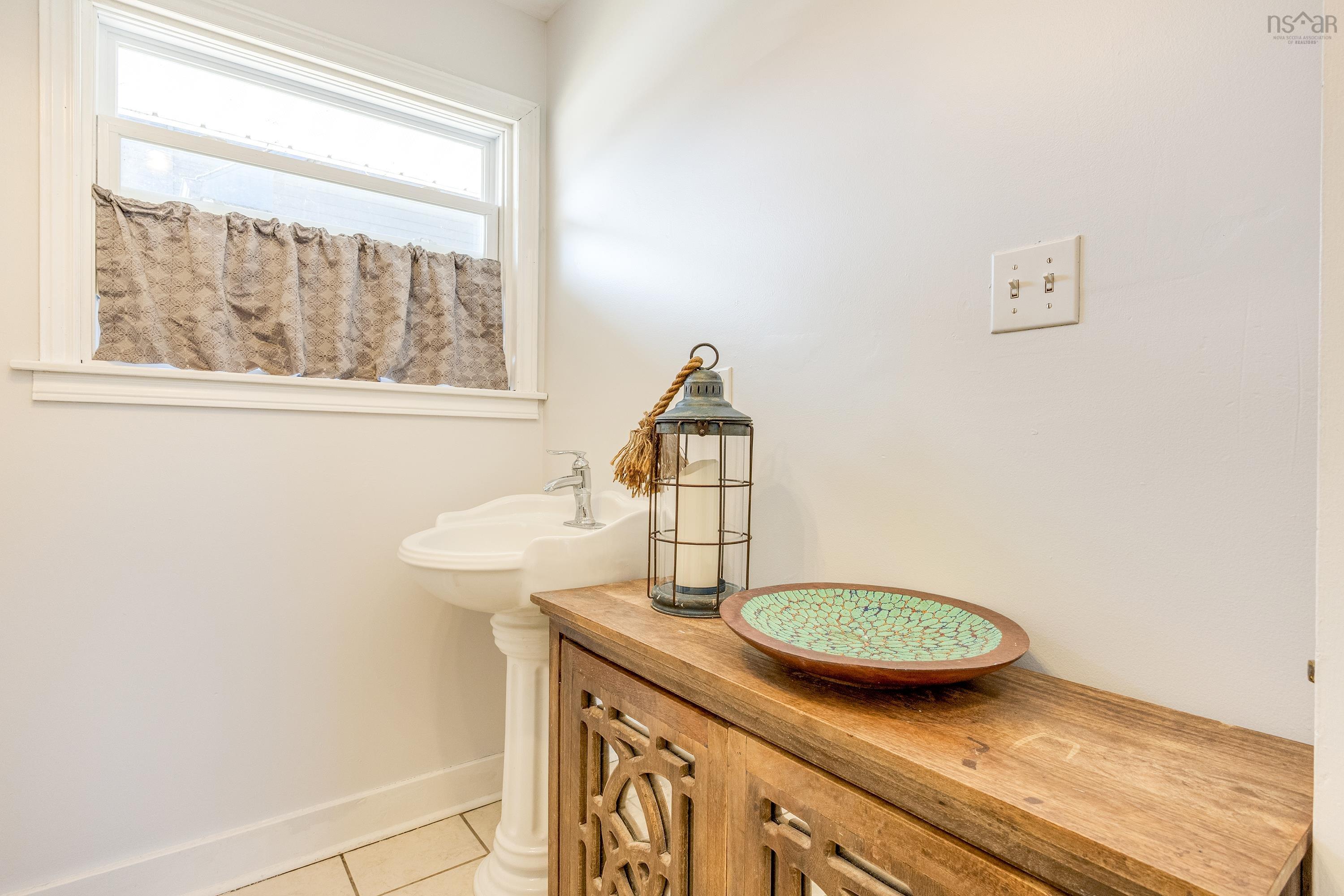 $349,900.00: 12 Porters Avenue, Hantsport