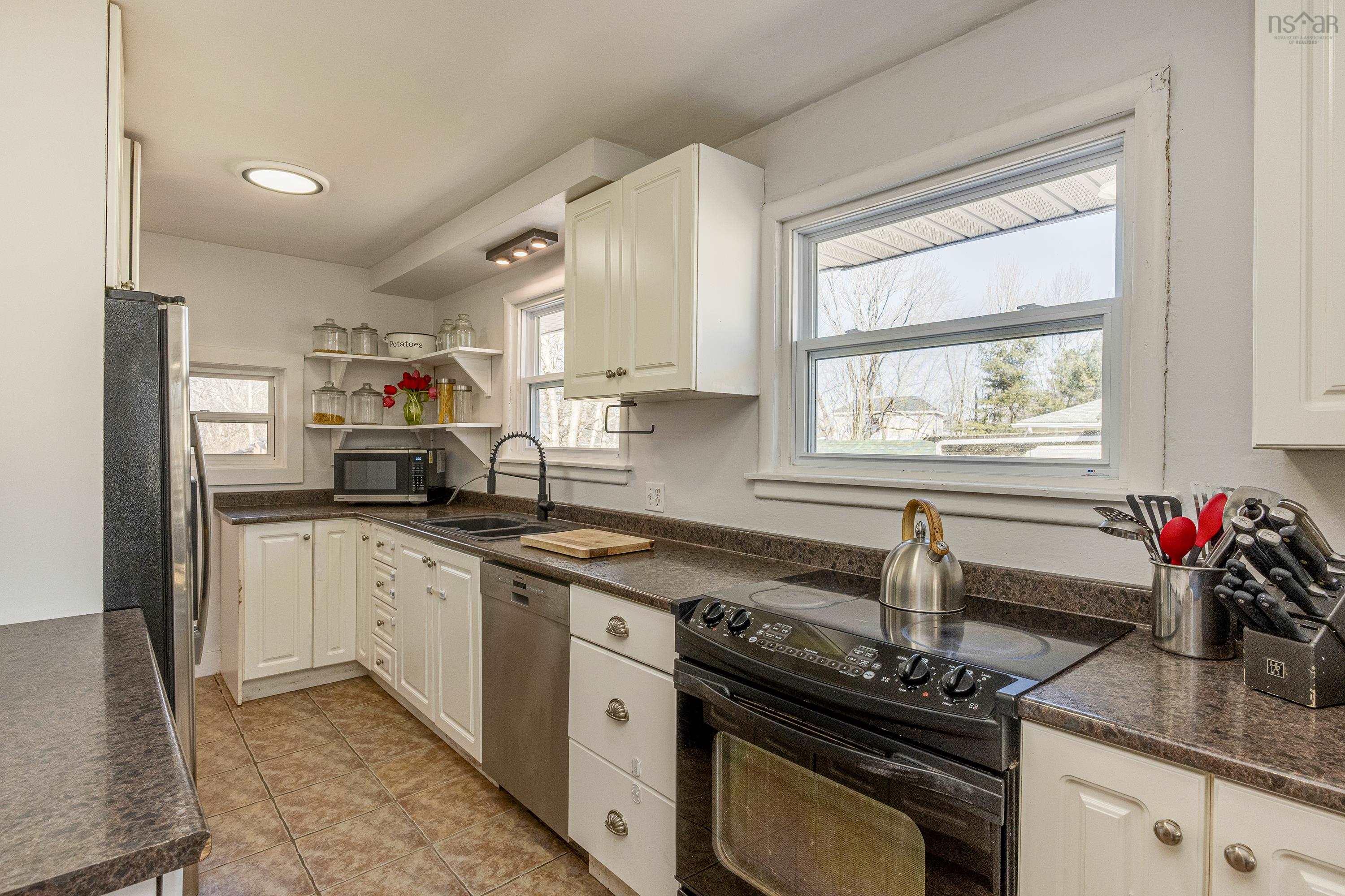 $349,900.00: 12 Porters Avenue, Hantsport