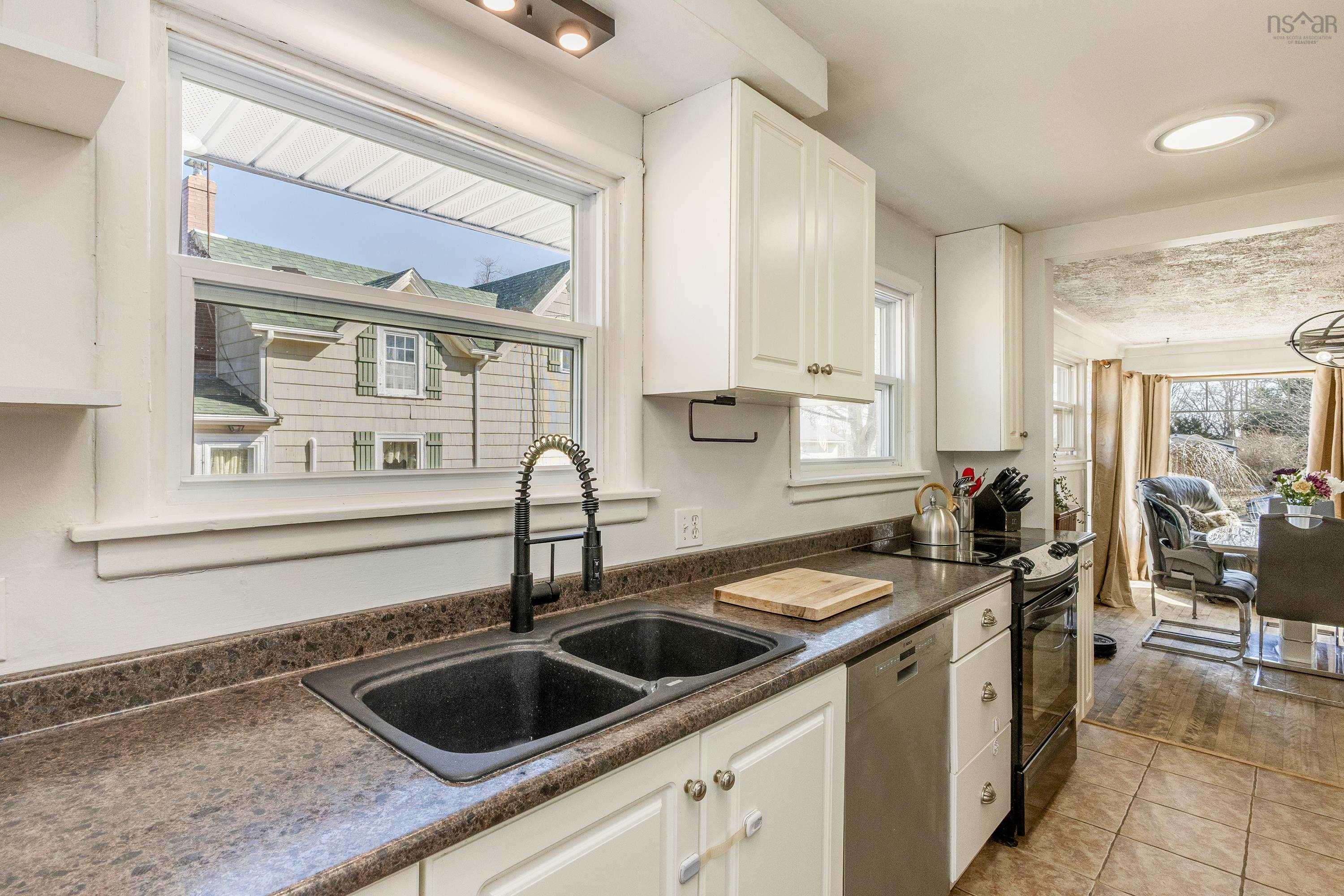 $349,900.00: 12 Porters Avenue, Hantsport