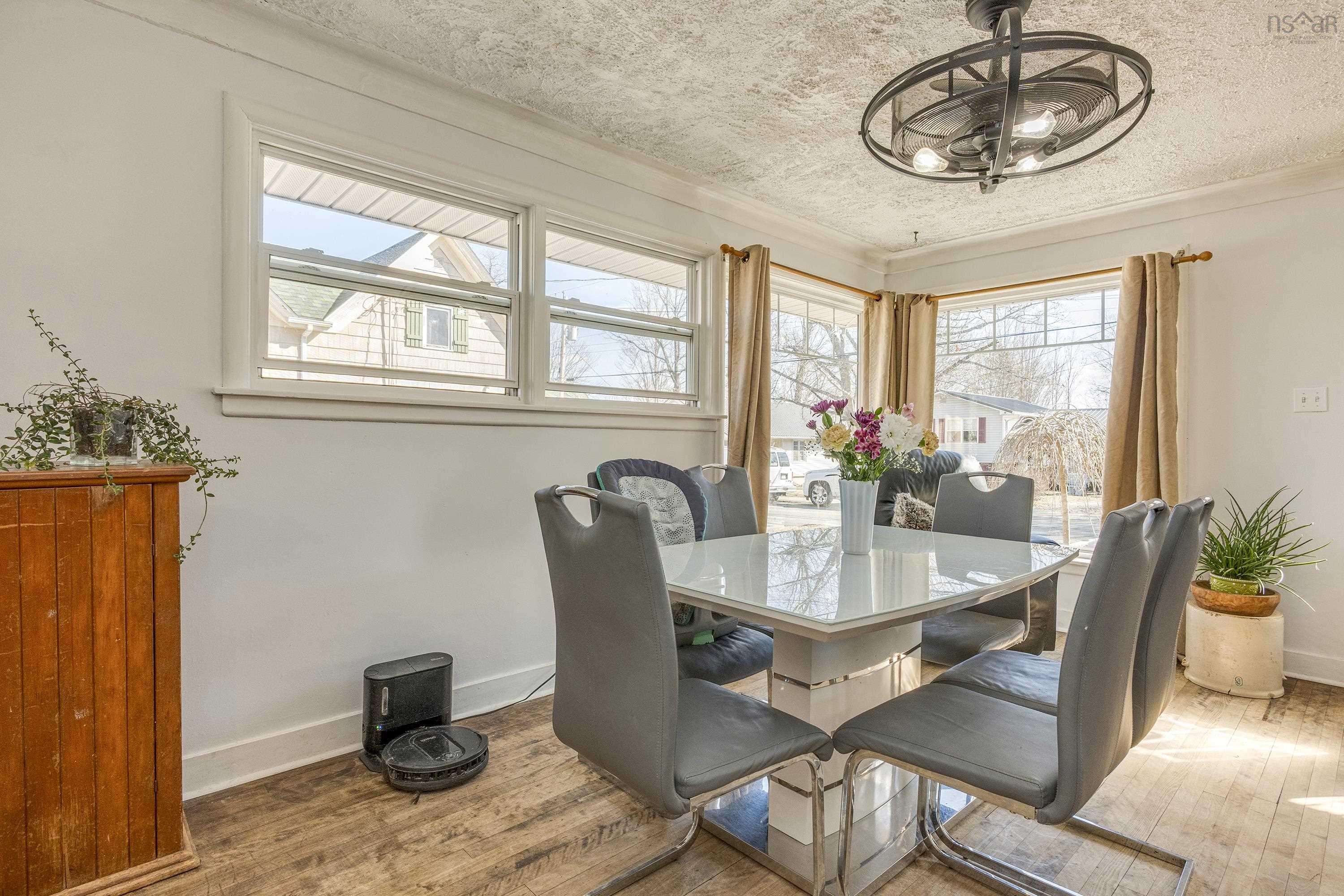 $349,900.00: 12 Porters Avenue, Hantsport