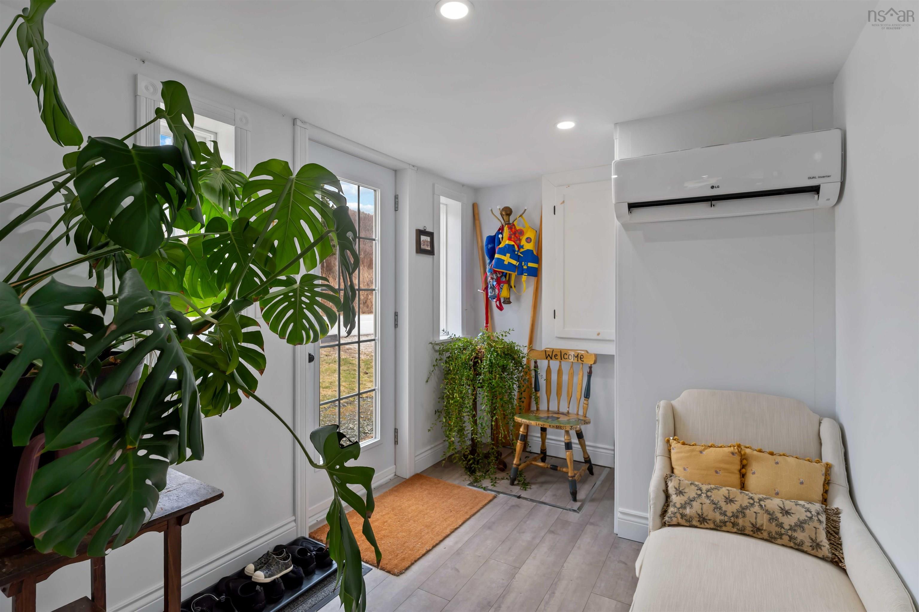 $385,000.00: 92 Lake Darling Road, Darlings Lake