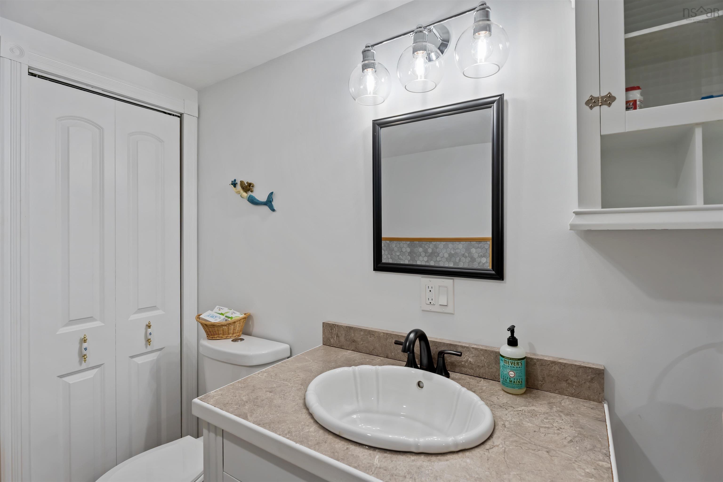 $385,000.00: 92 Lake Darling Road, Darlings Lake