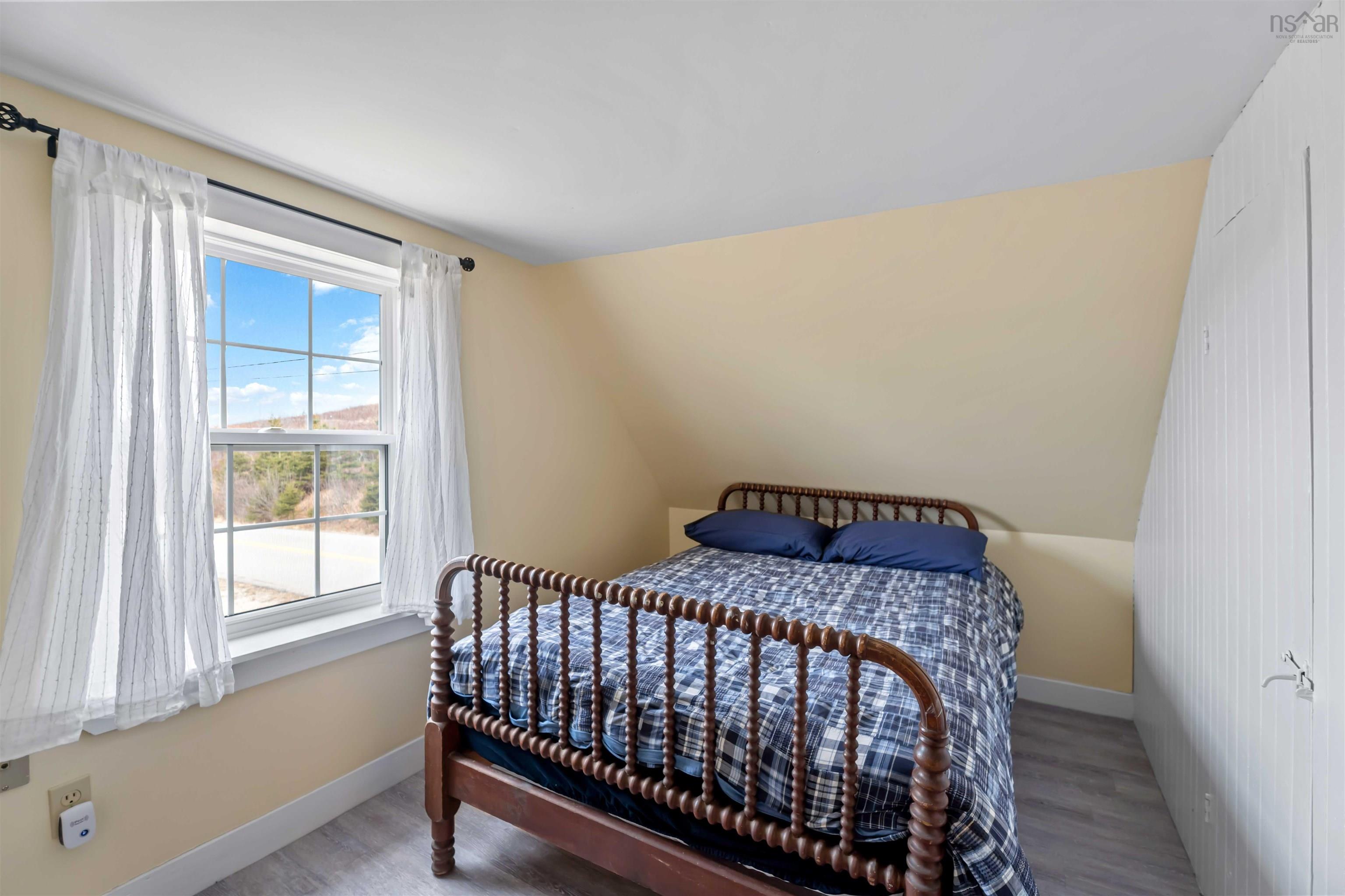 $385,000.00: 92 Lake Darling Road, Darlings Lake