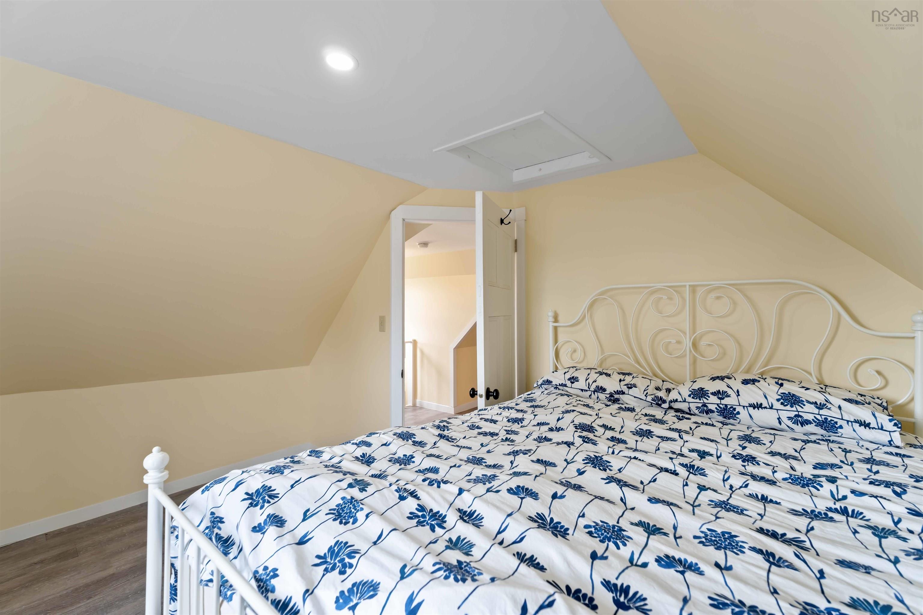 $385,000.00: 92 Lake Darling Road, Darlings Lake